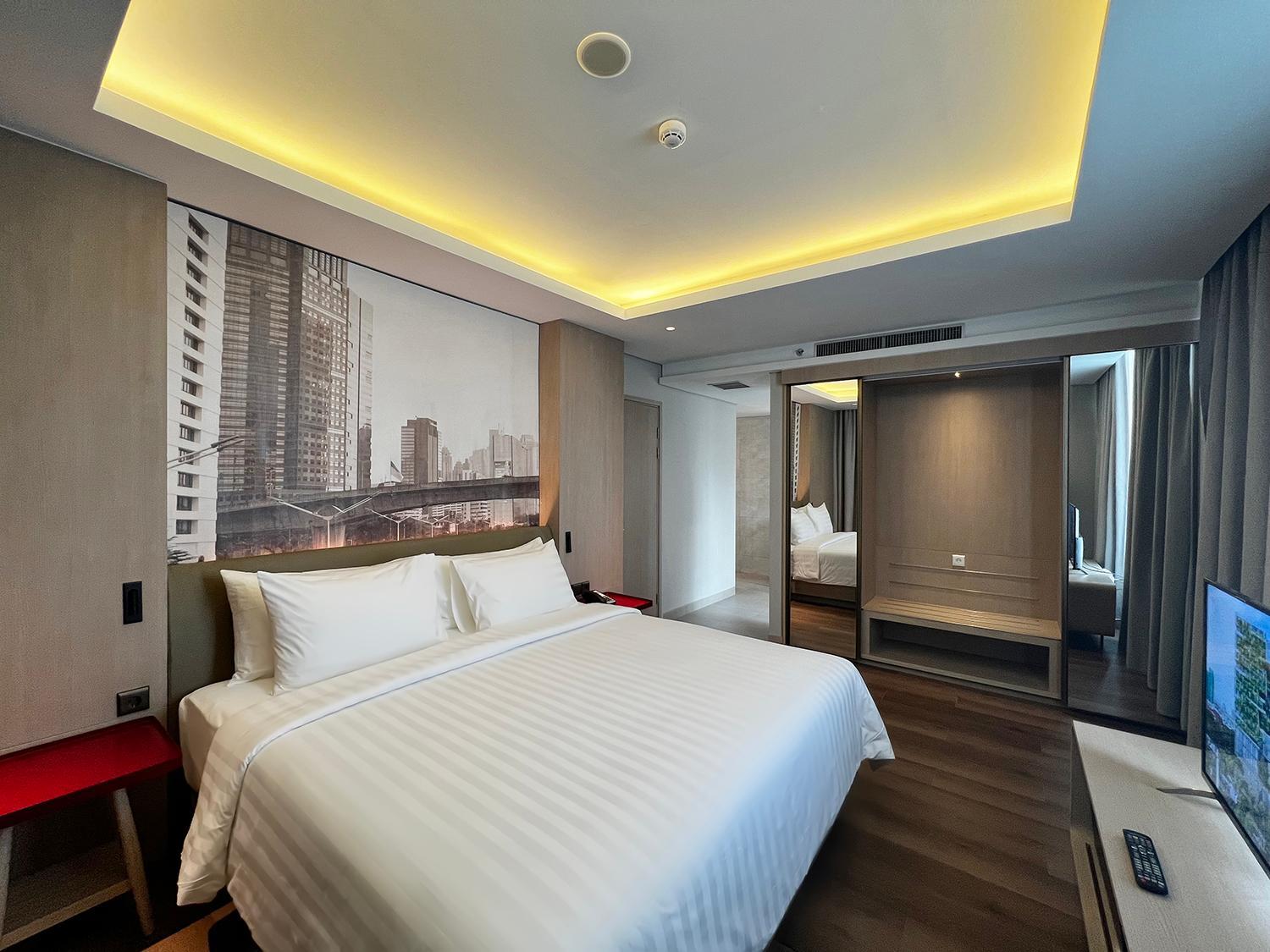 Two-Bedroom Suite - Photo 5