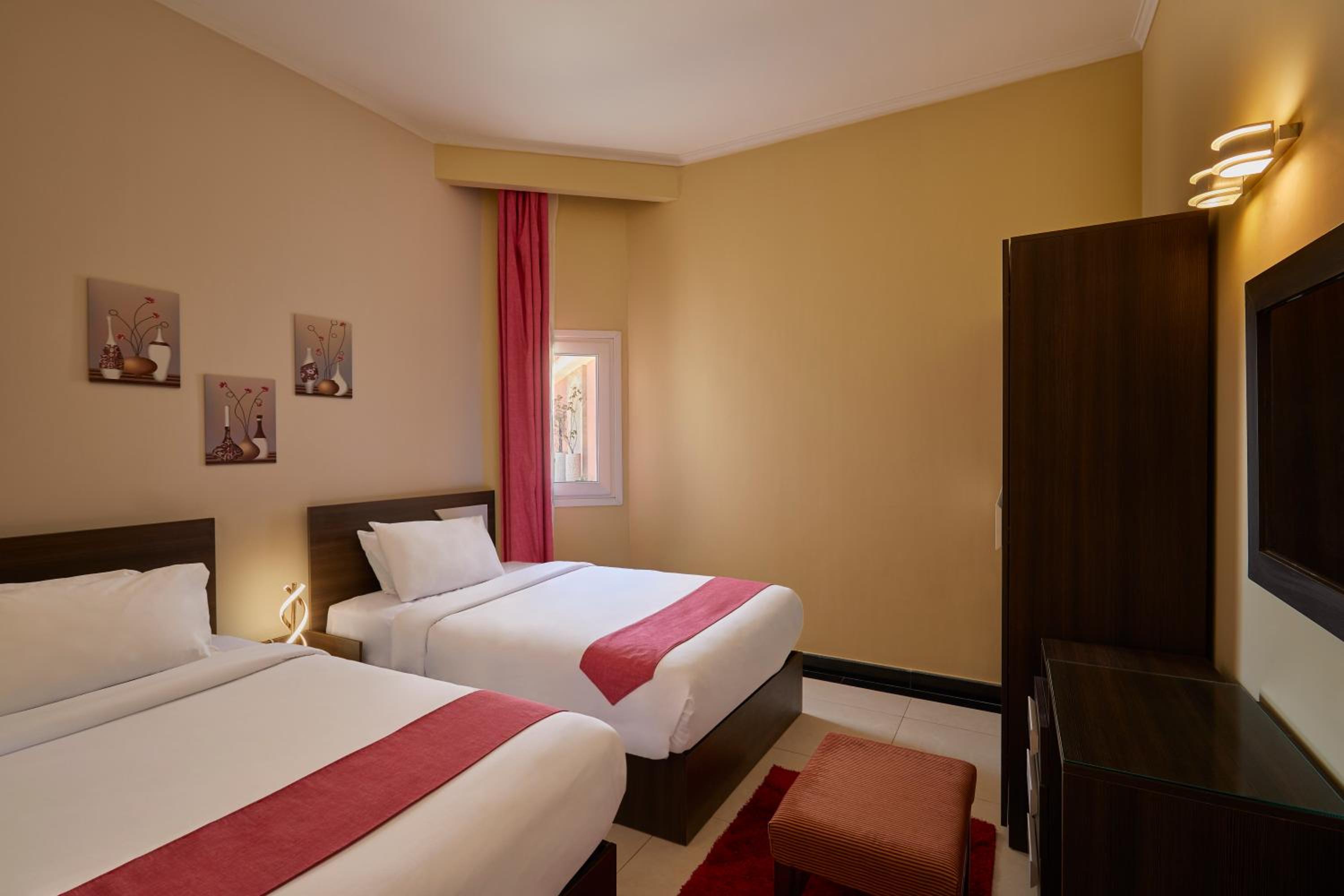 Deluxe Floating Suite - Photo 5