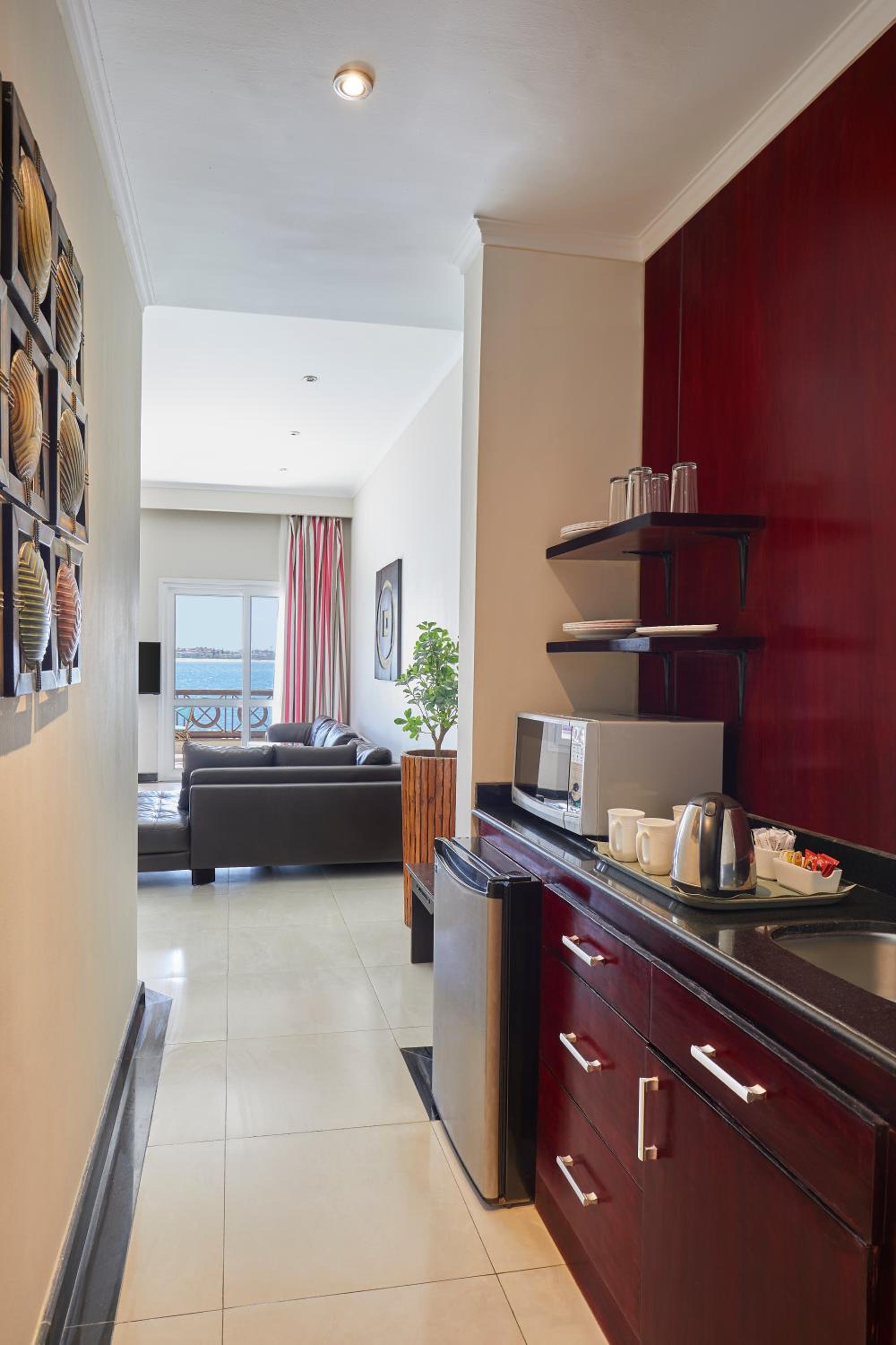 Deluxe Floating Suite - Photo 12