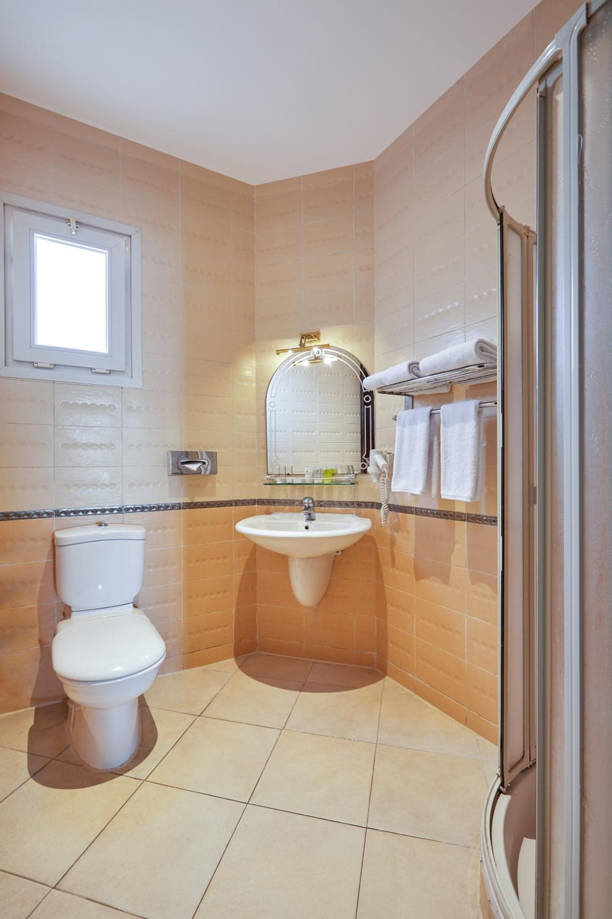 Lake Suite - Photo 6