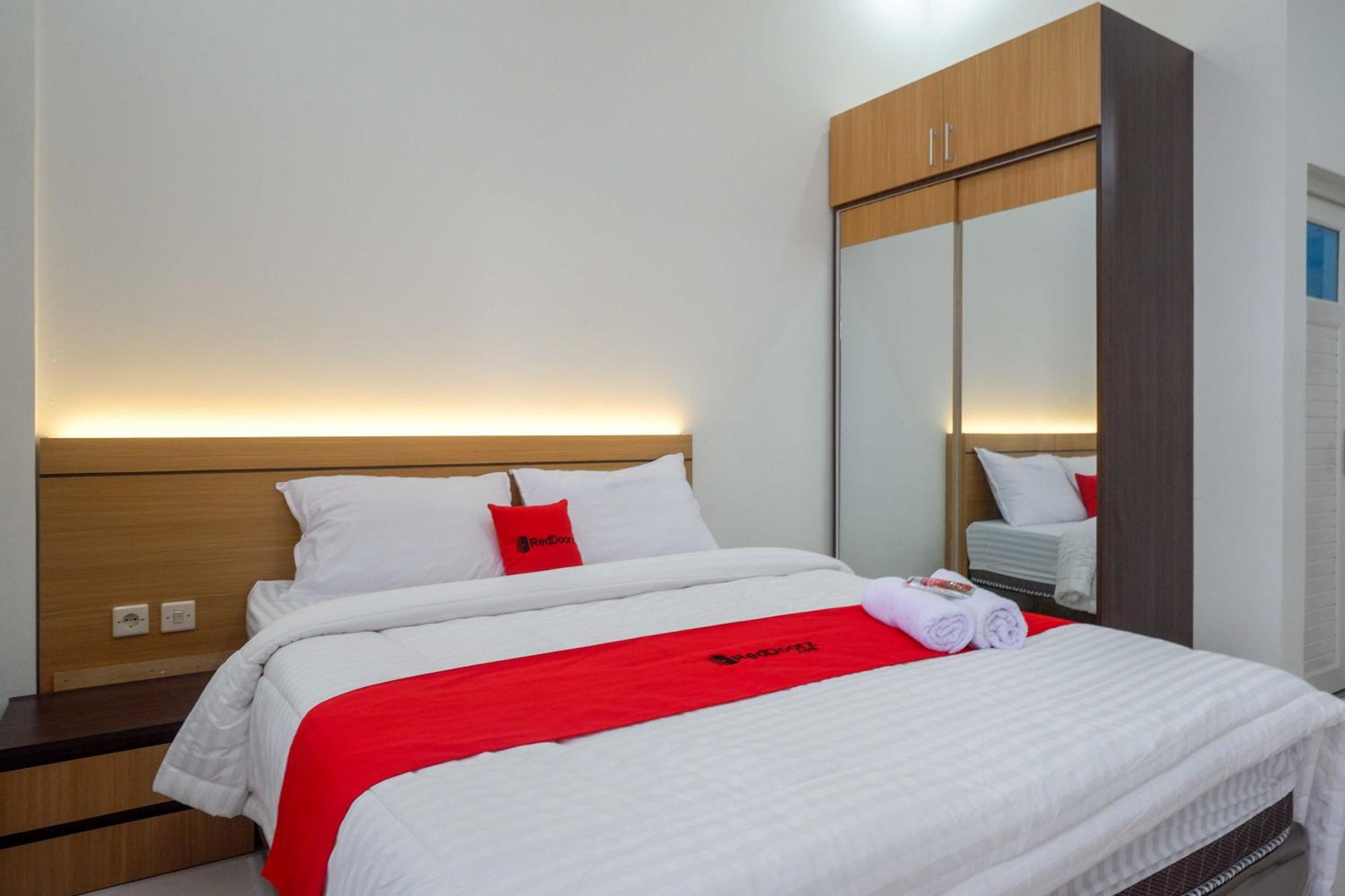 Deluxe Room - Photo 4