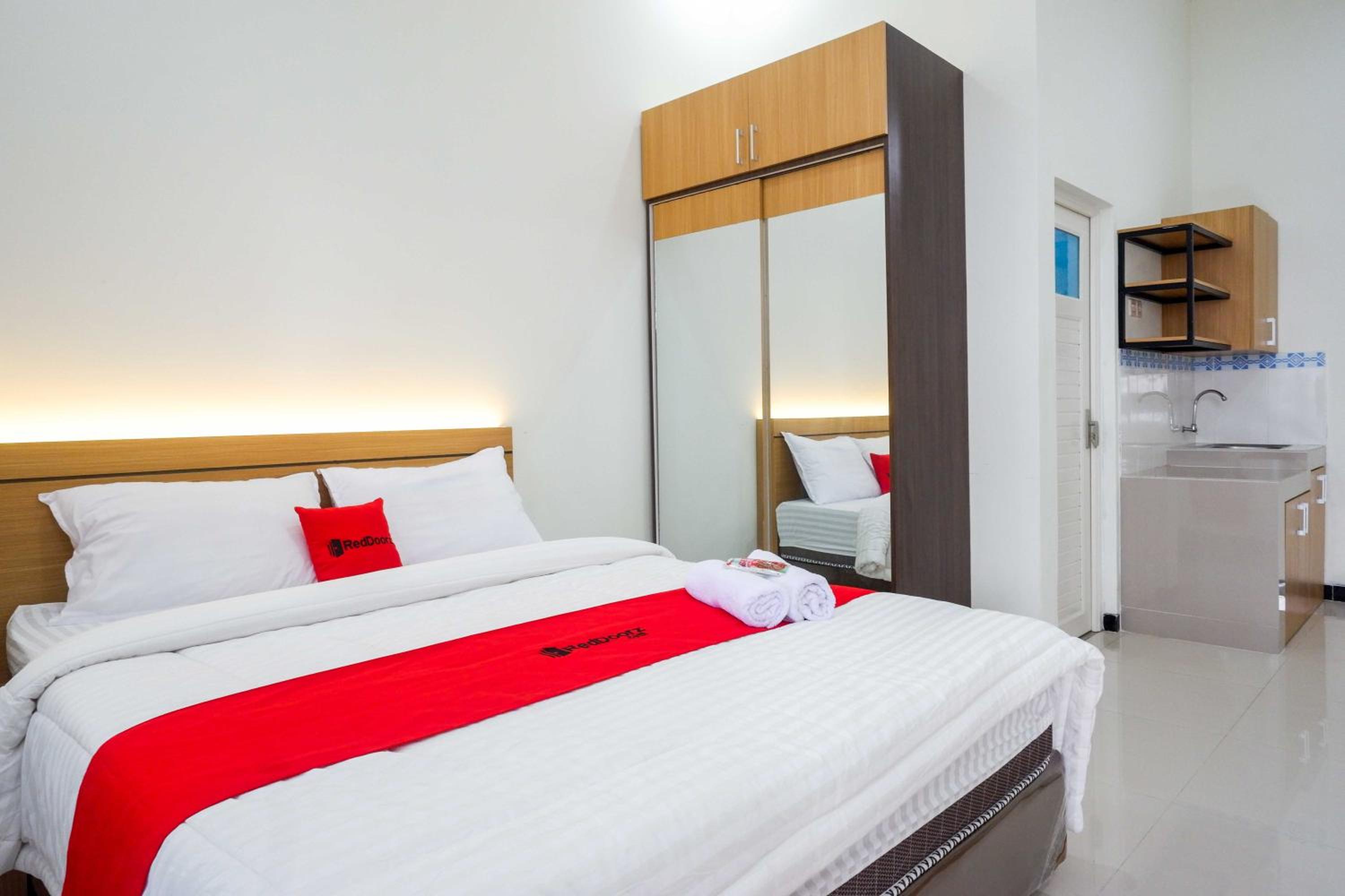 Deluxe Room - Photo 1