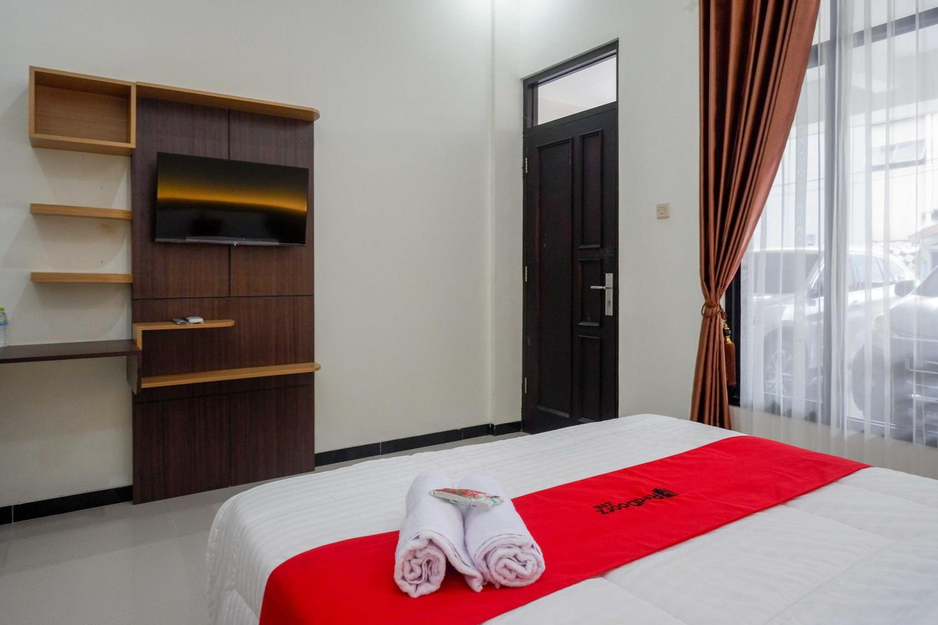 Deluxe Room - Photo 2
