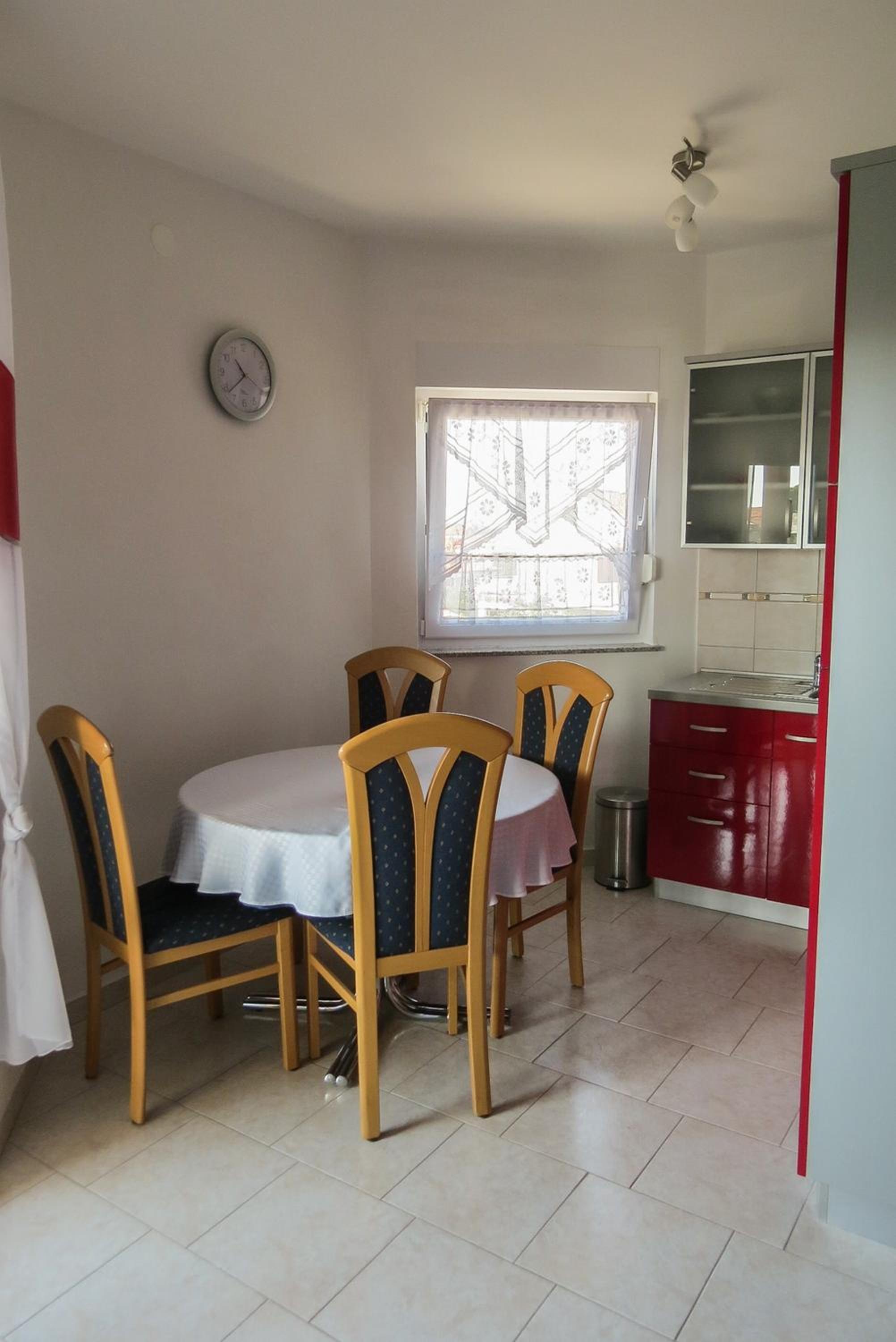 One Bedroom Apartment with Balcony photo 2