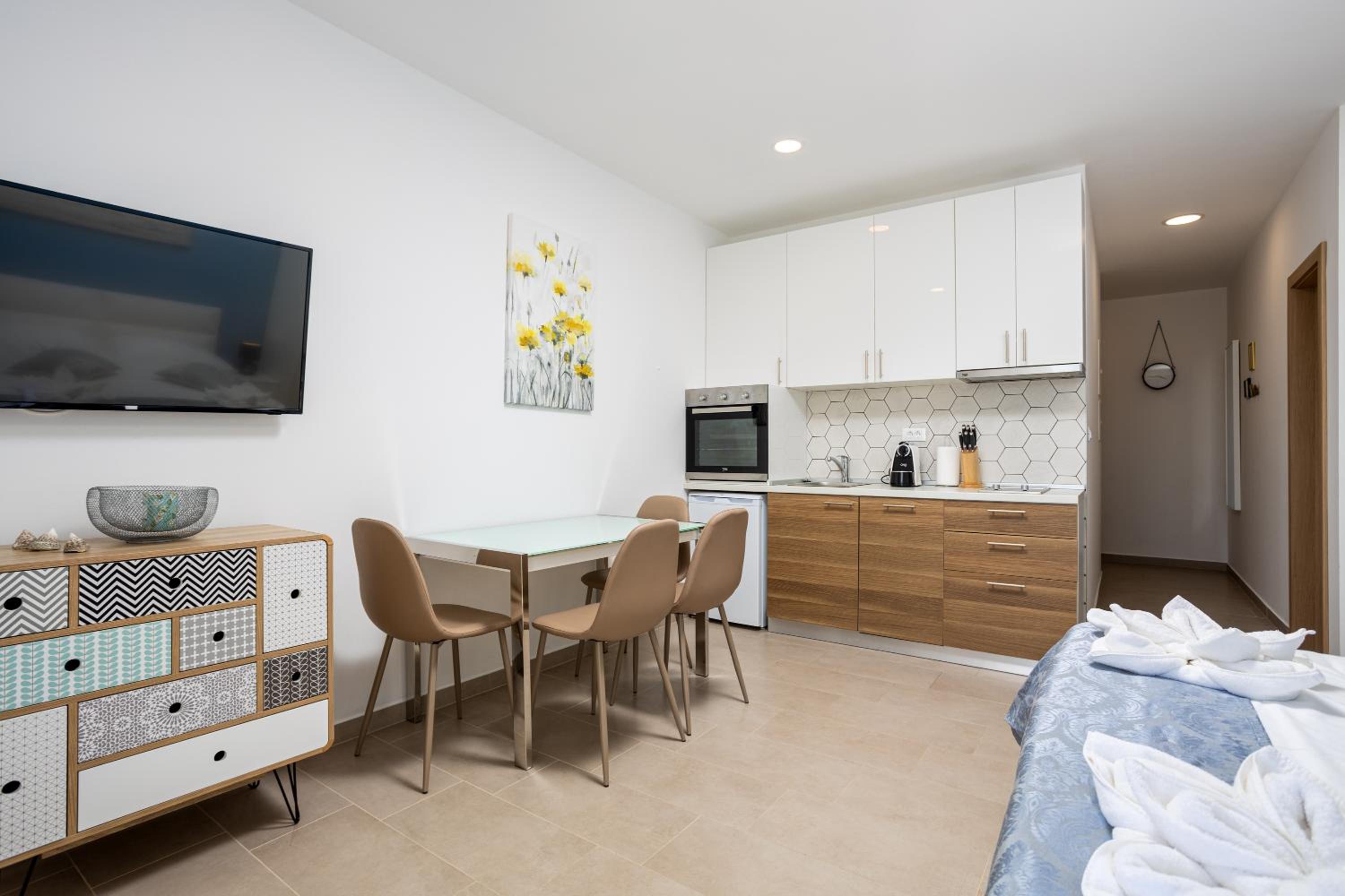 Studio Apartment with Sea View photo 2