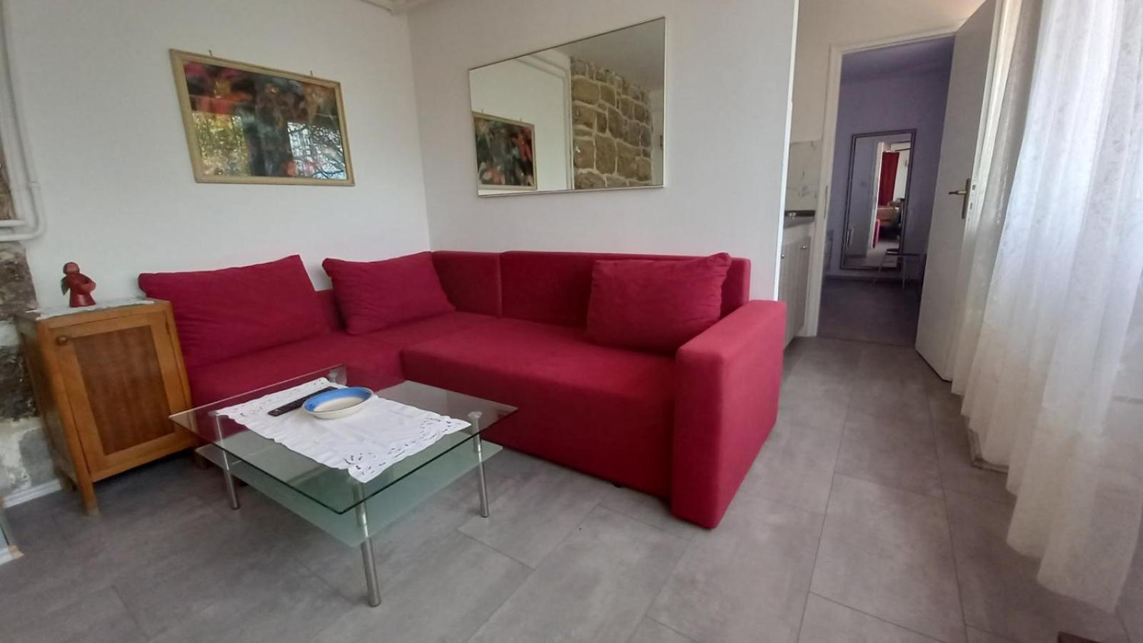 One-Bedroom Apartment with Terrace photo 2