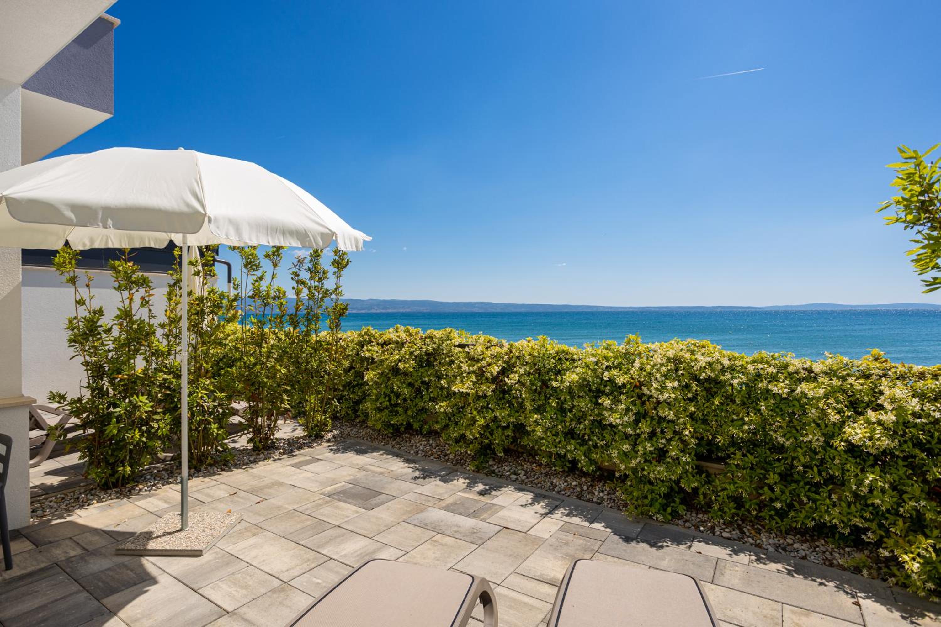 Studio Apartment with Sea View photo 3