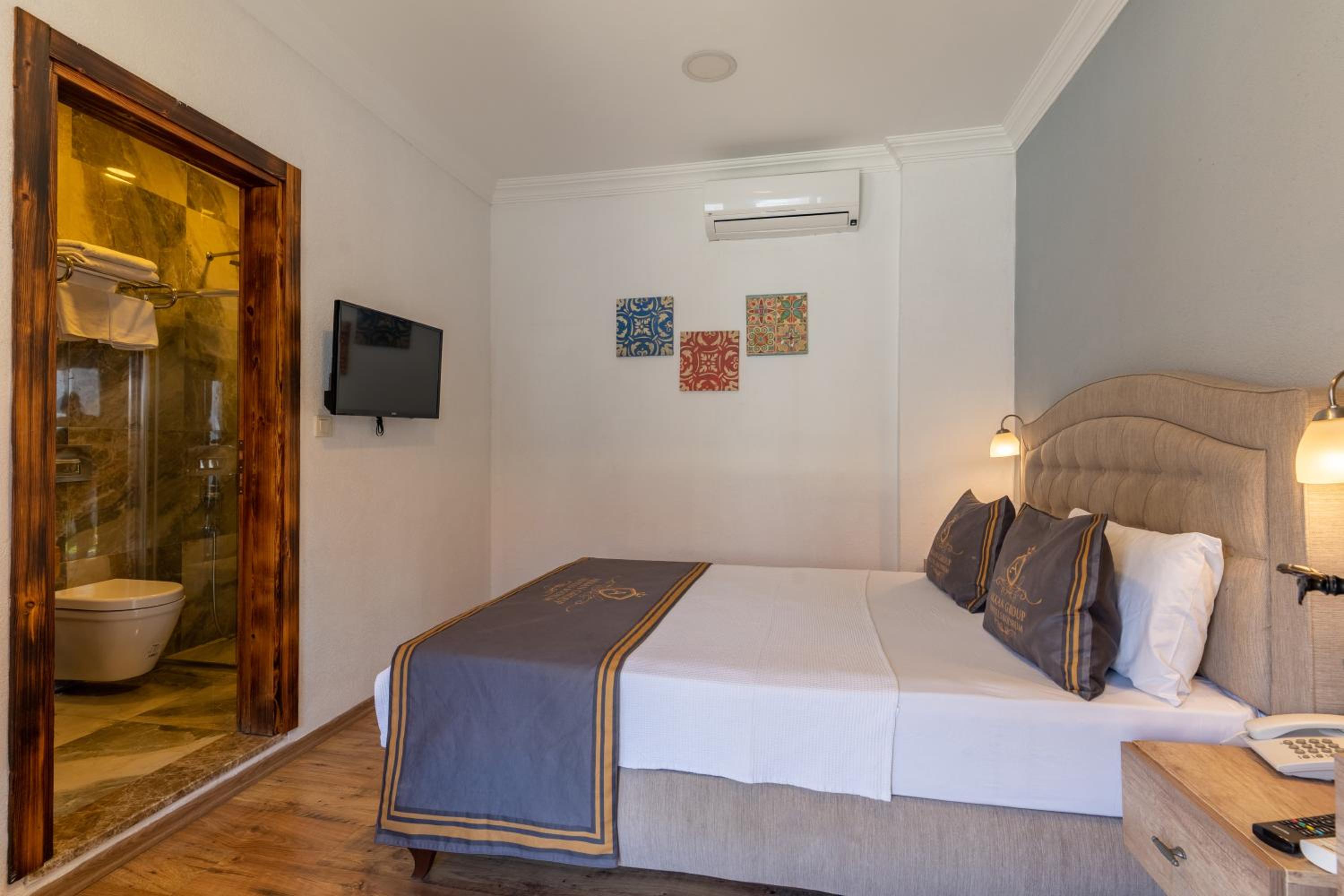 Standard Double Room photo 3