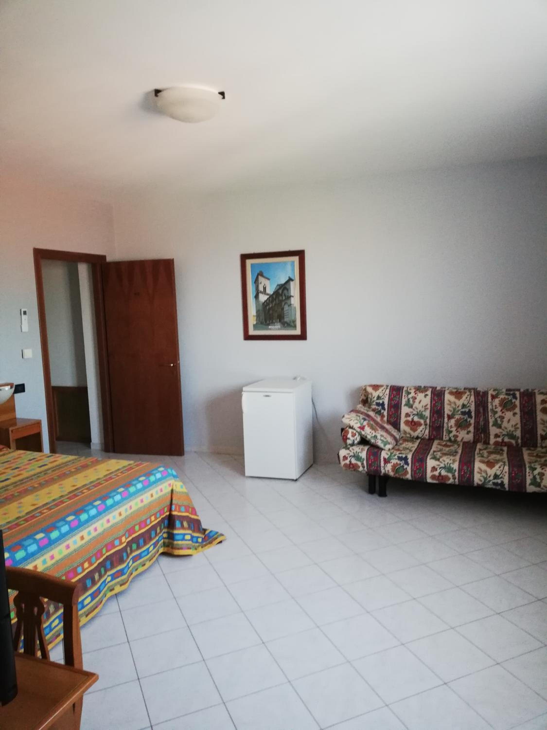 Double Room with Private Bathroom - Photo 15