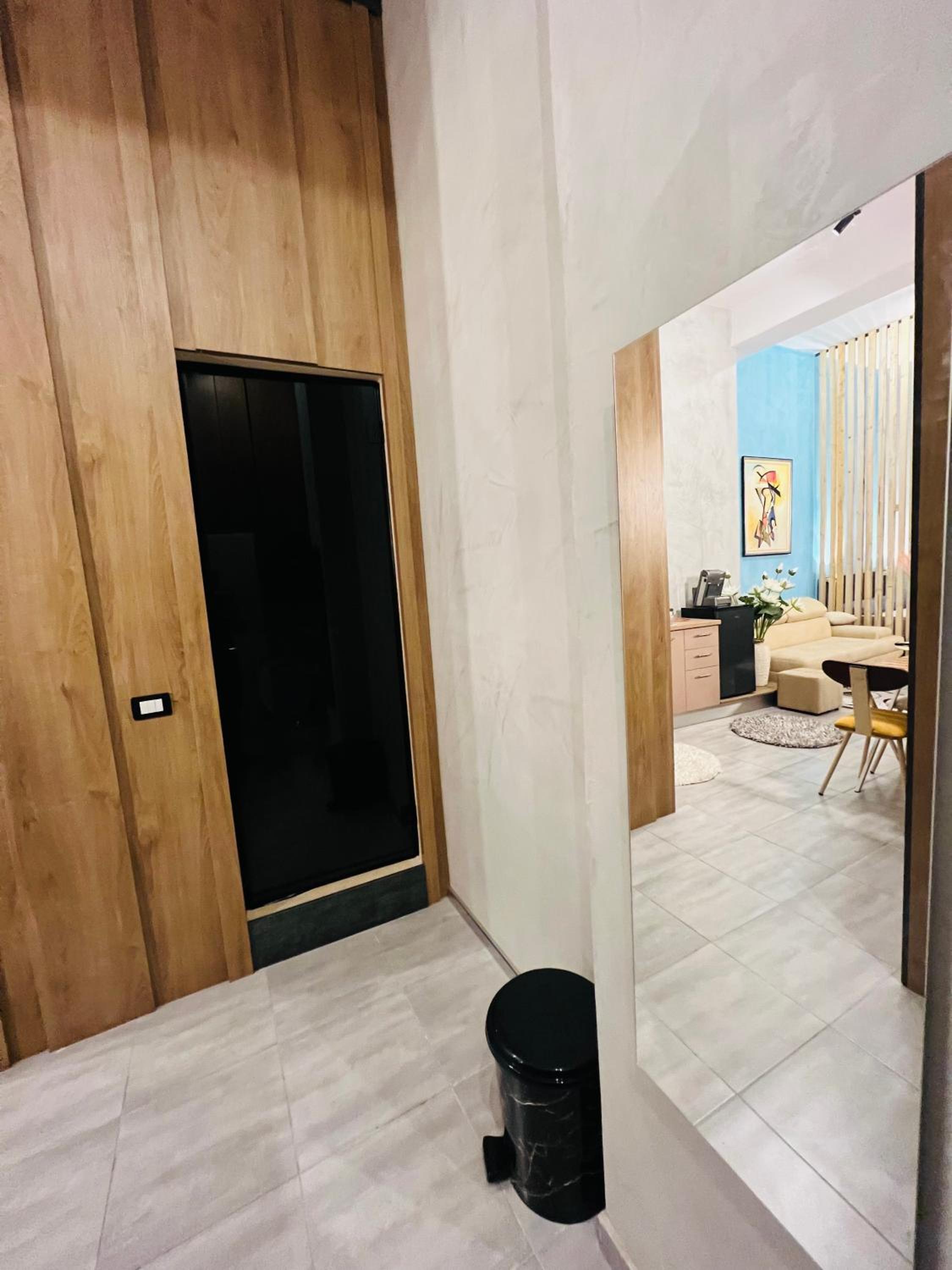 Studio Apartment photo 1