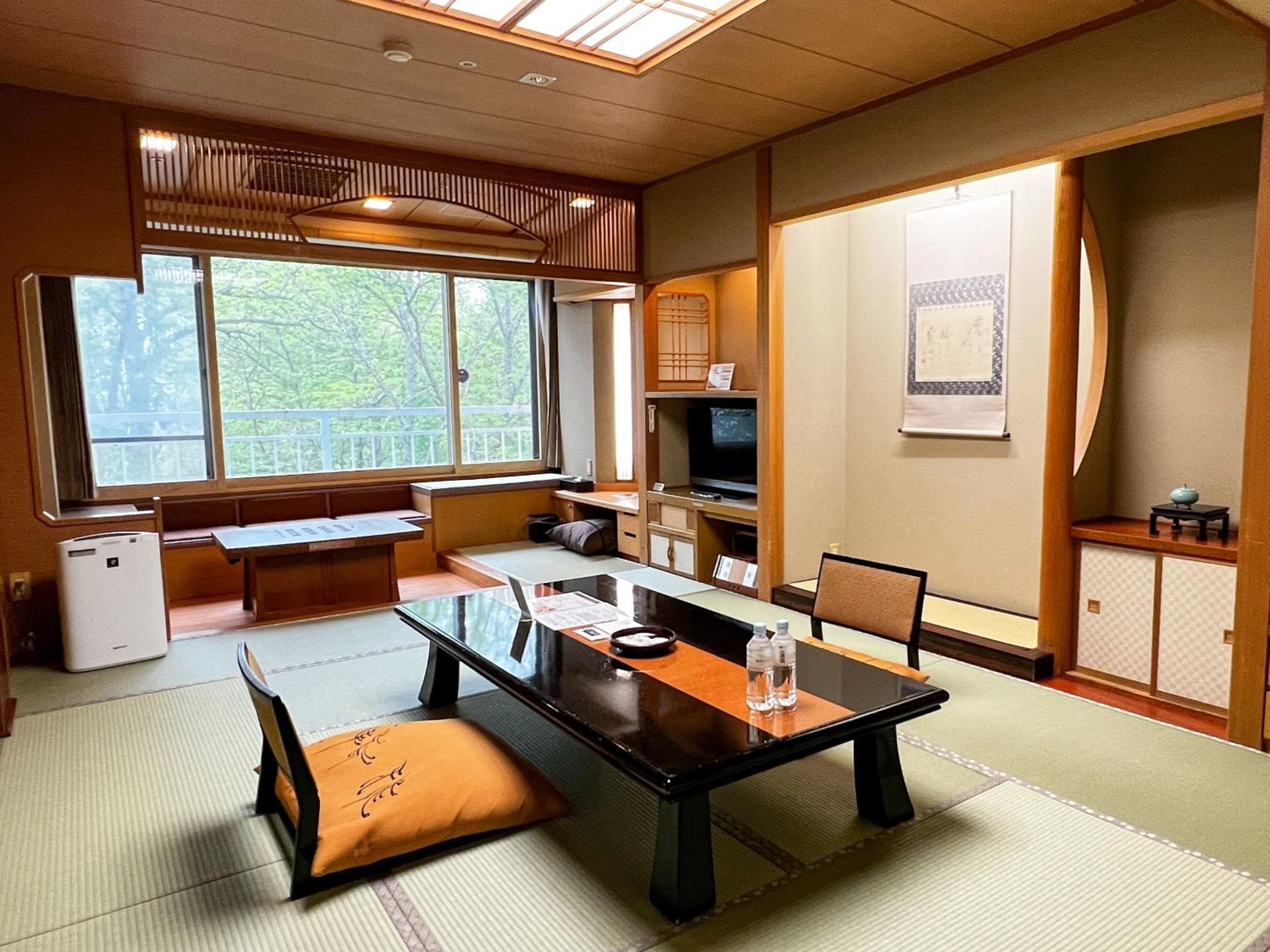 Japanese-Style Room with Forest View - Non-Smoking - Buffet Breakfast + Buffet Dinner Included - Photo 1