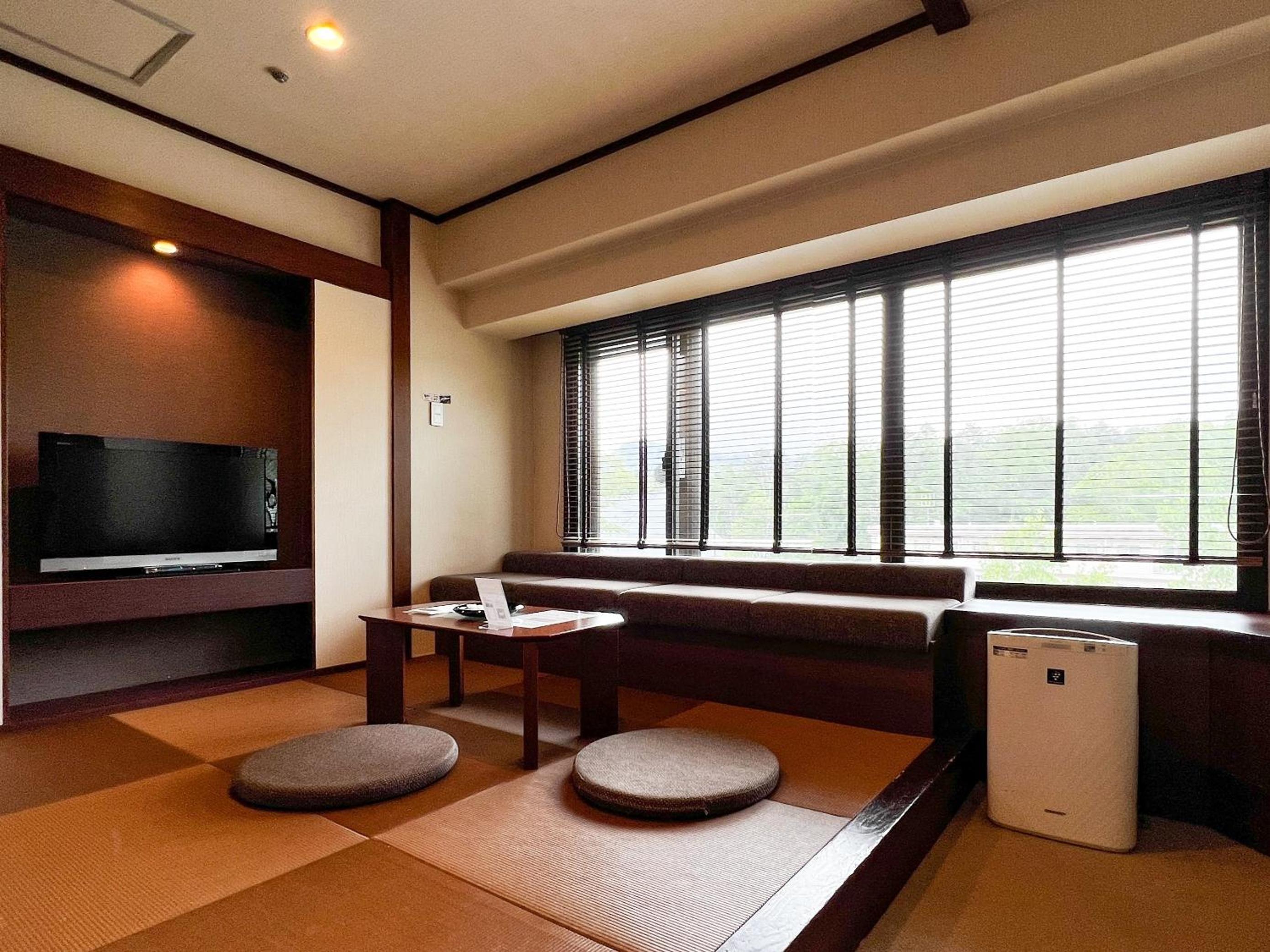 Room with Tatami Area & Shower Booth - Non-Smoking - Buffet Breakfast + Buffet Dinner Included - Photo 12