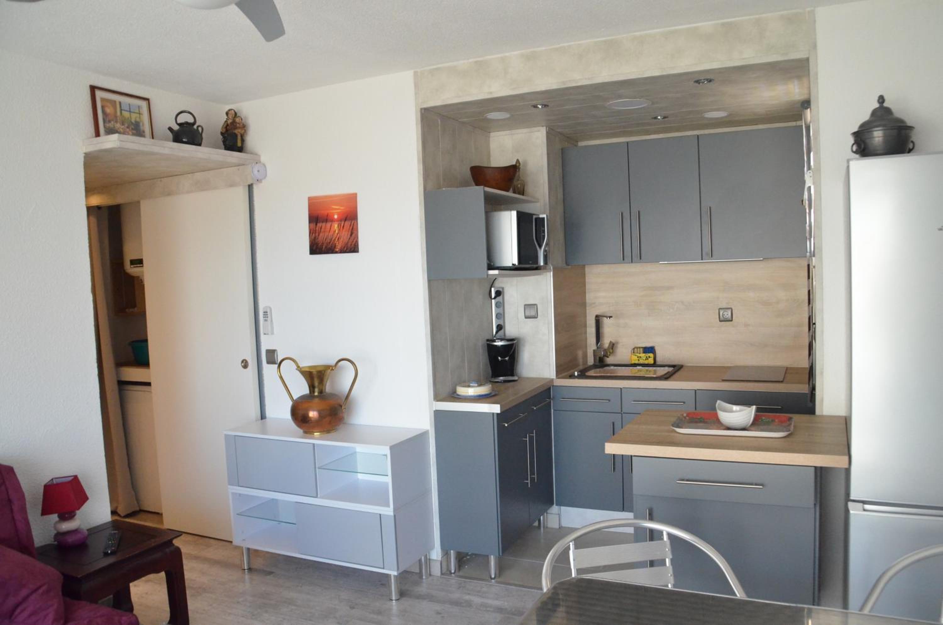 Apartment with Sea View - Photo 32