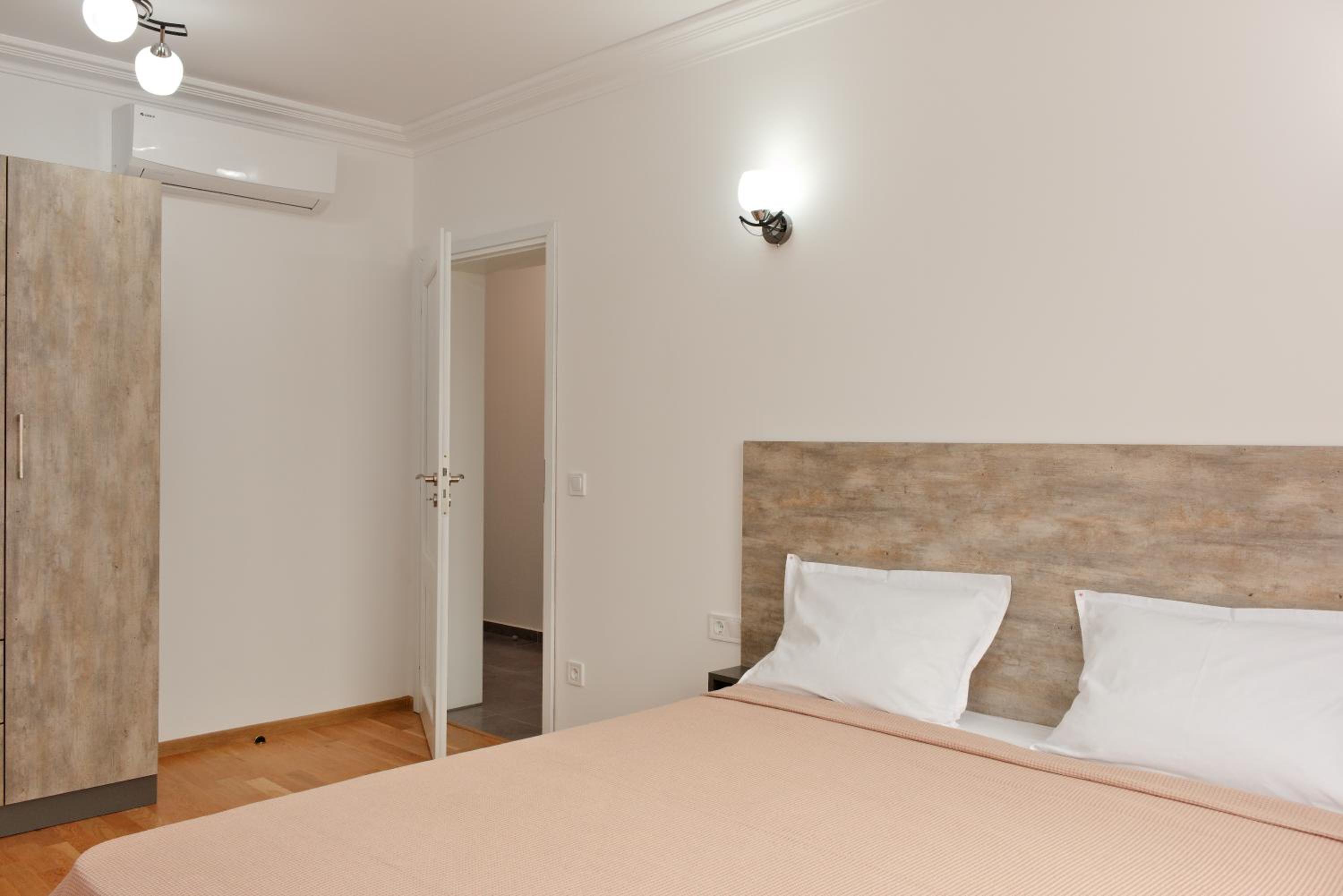Three-Bedroom Apartment photo 2