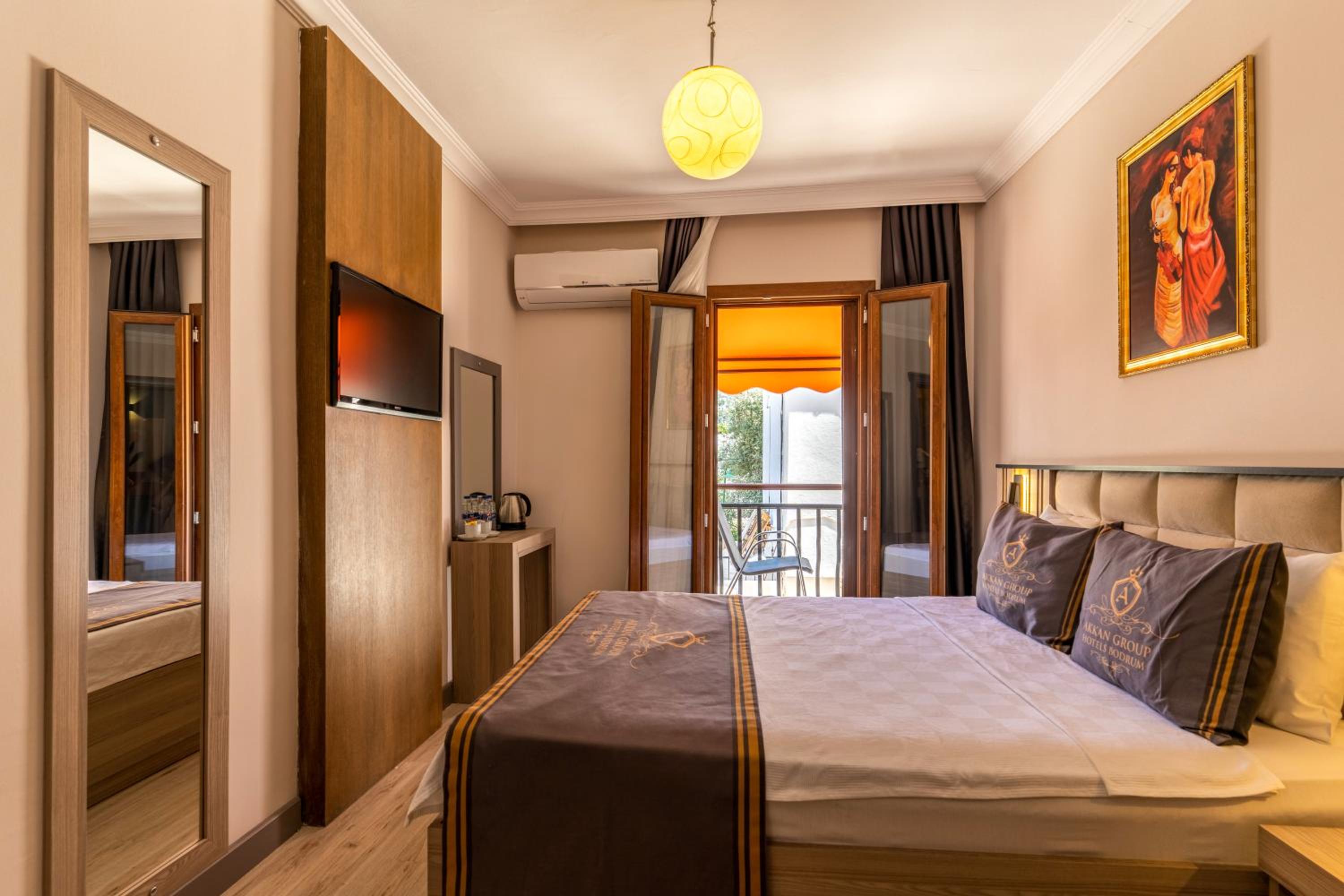 Standard Double Room with Balcony photo 1