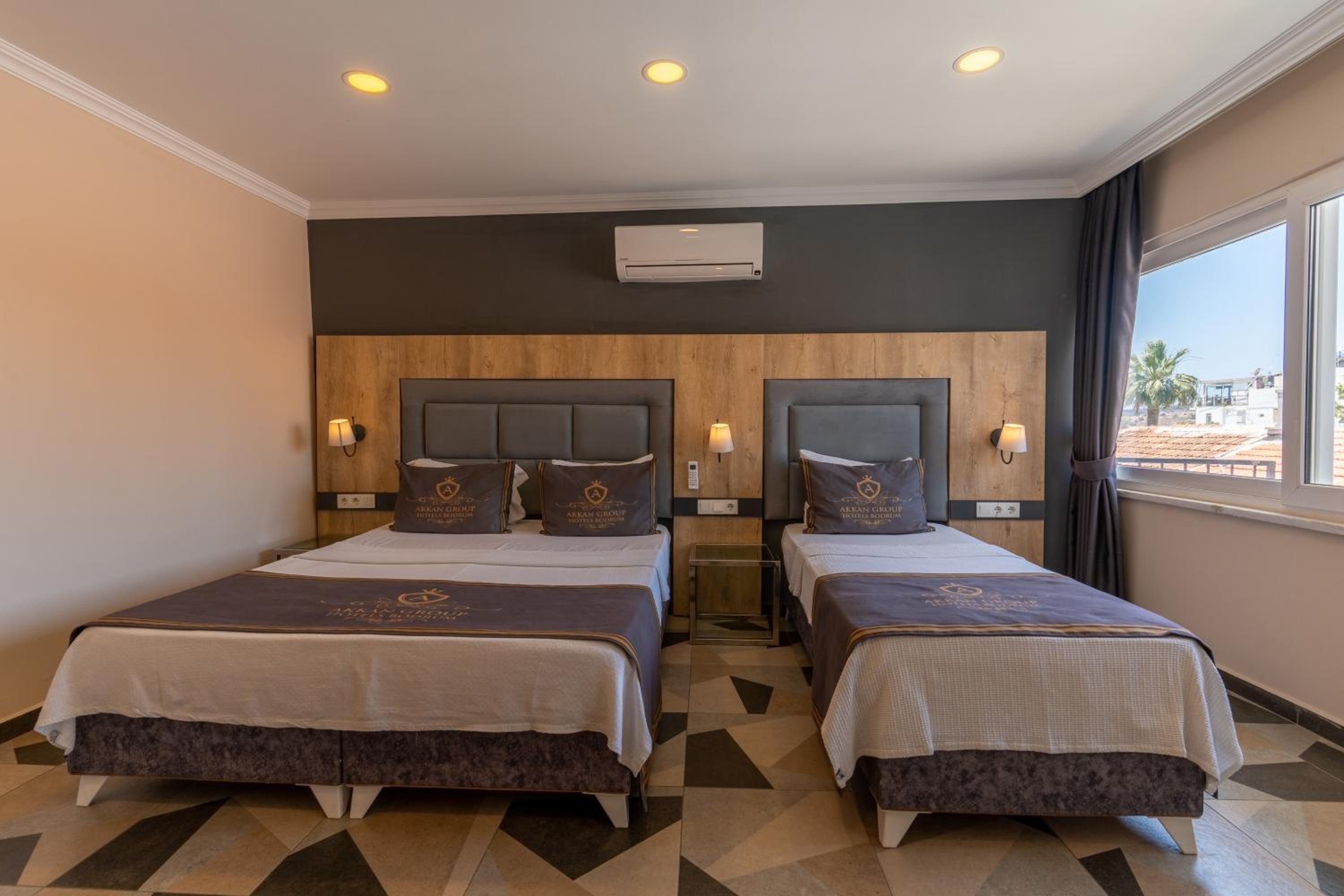 Superior Triple Room photo 3