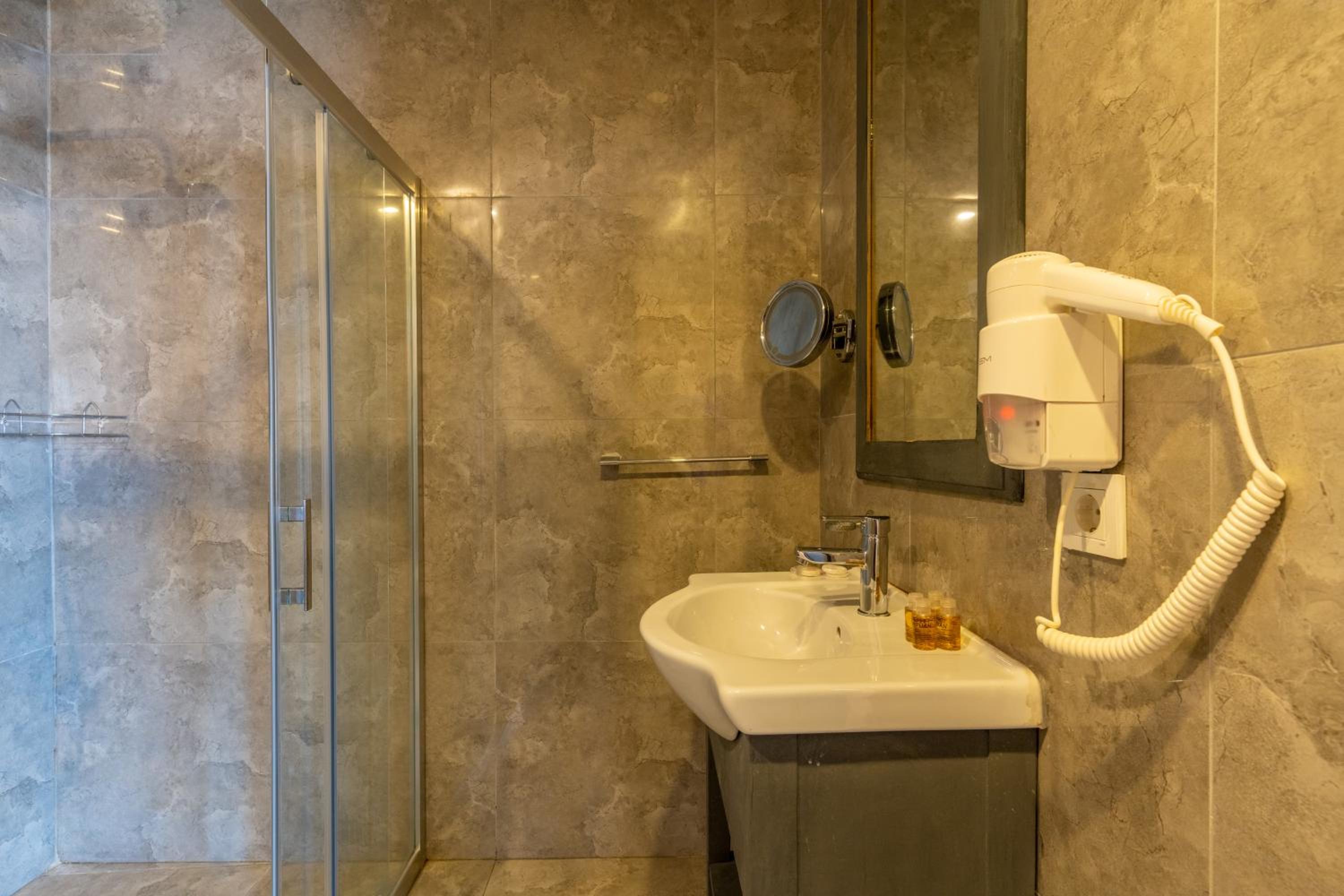 Superior Triple Room photo 2