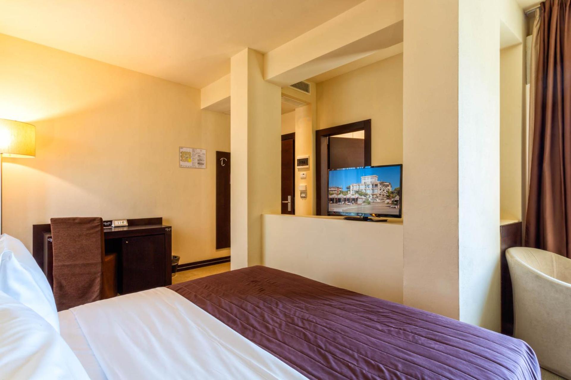 Classic Double or Twin Room - Photo 4