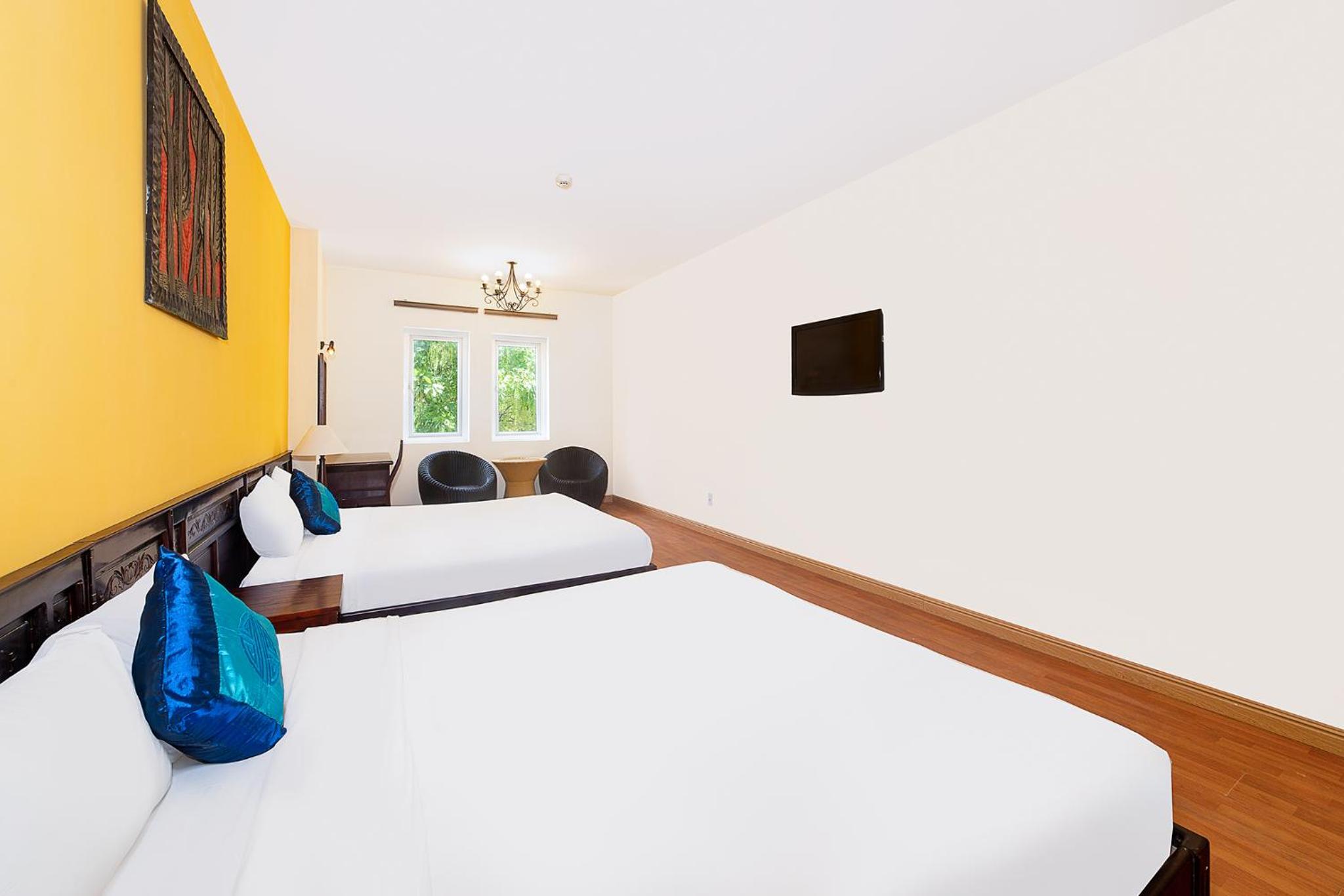 Family Room - Photo 5