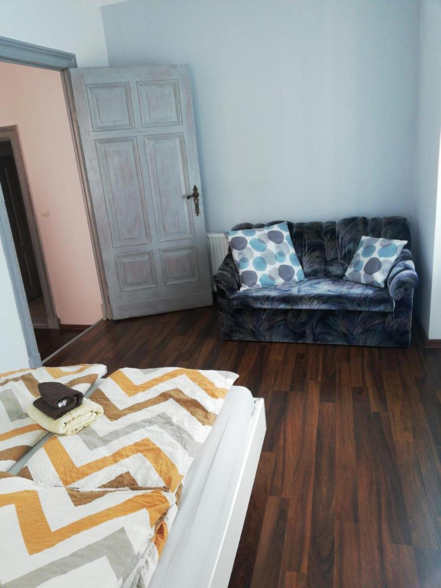 Economy Triple Room - Photo 4