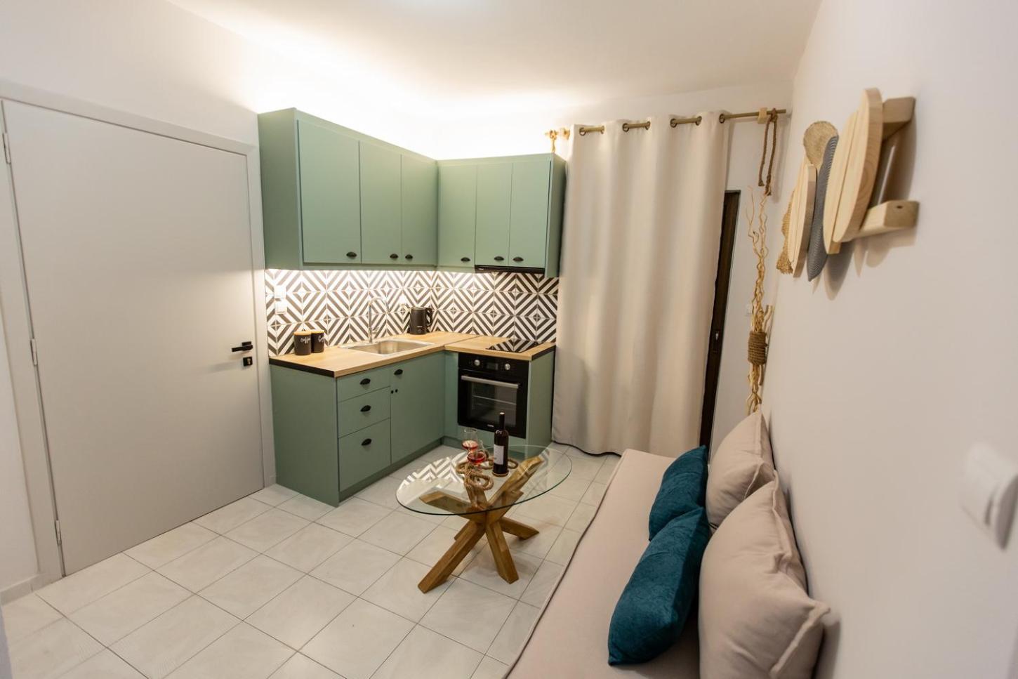 One-Bedroom Apartment - Photo 12