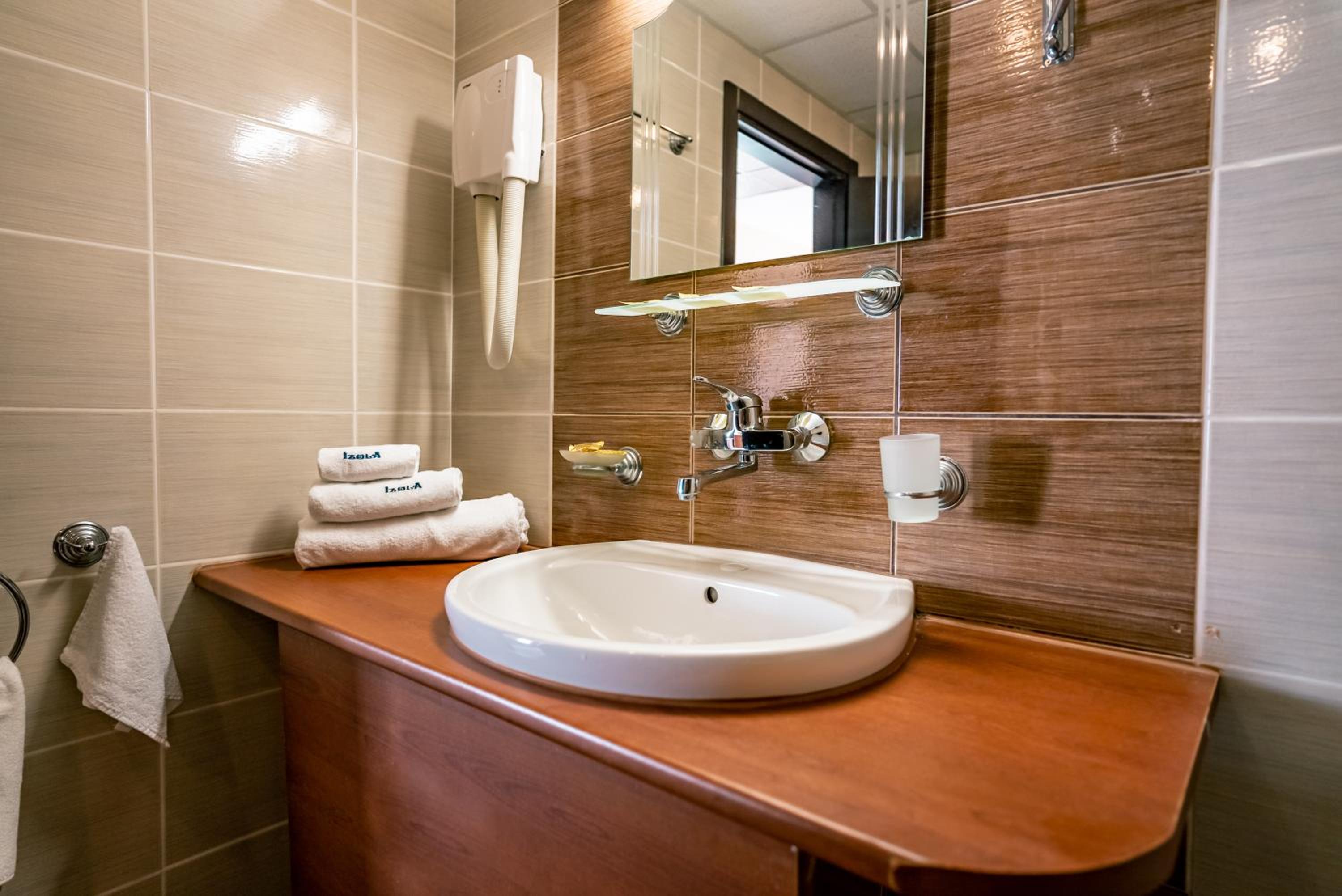 Superior Double Room with Extra Bed - All Inclusive - Photo 10