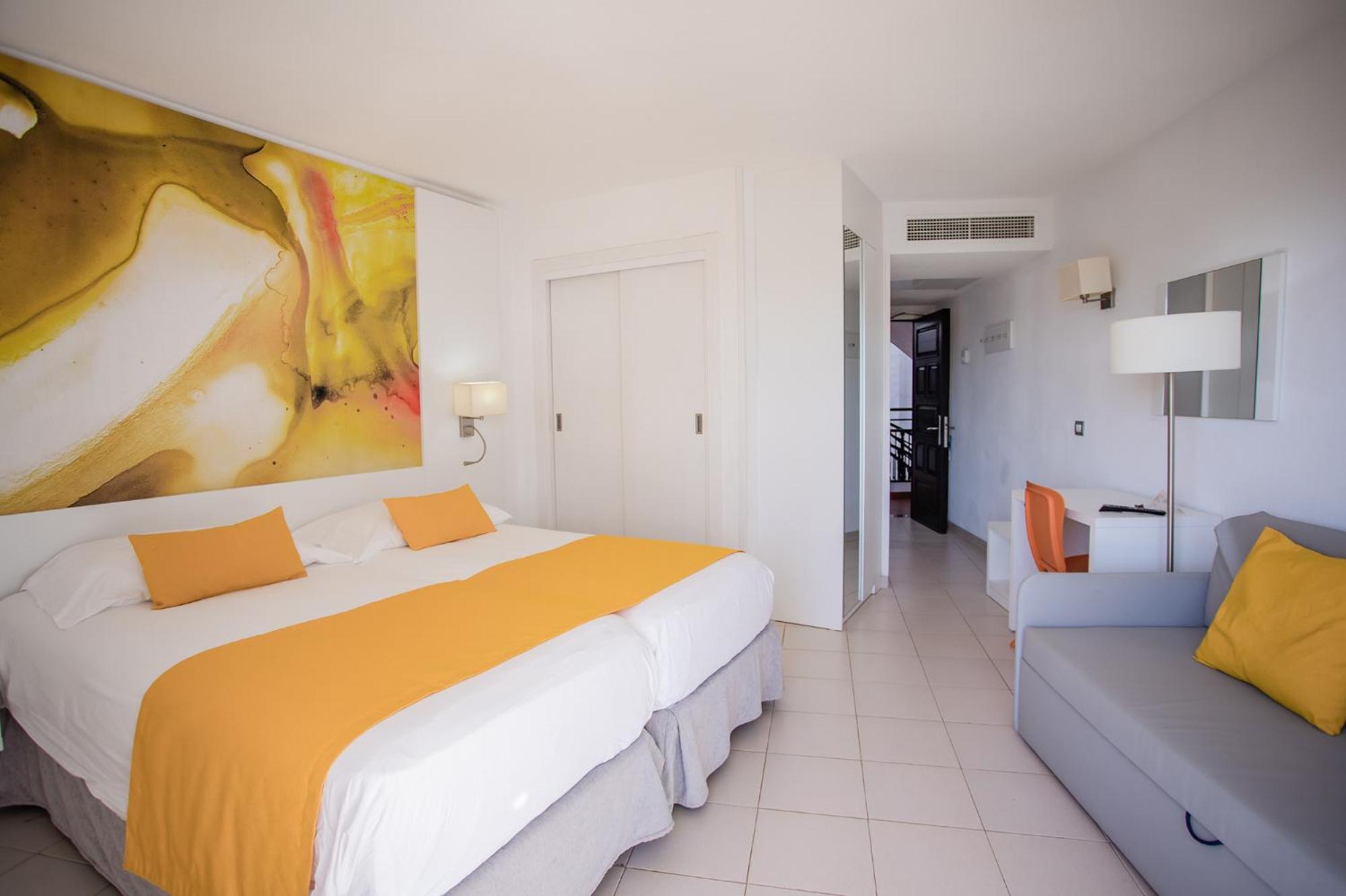 Double Room with Balcony (2 Adults + 2 Children)