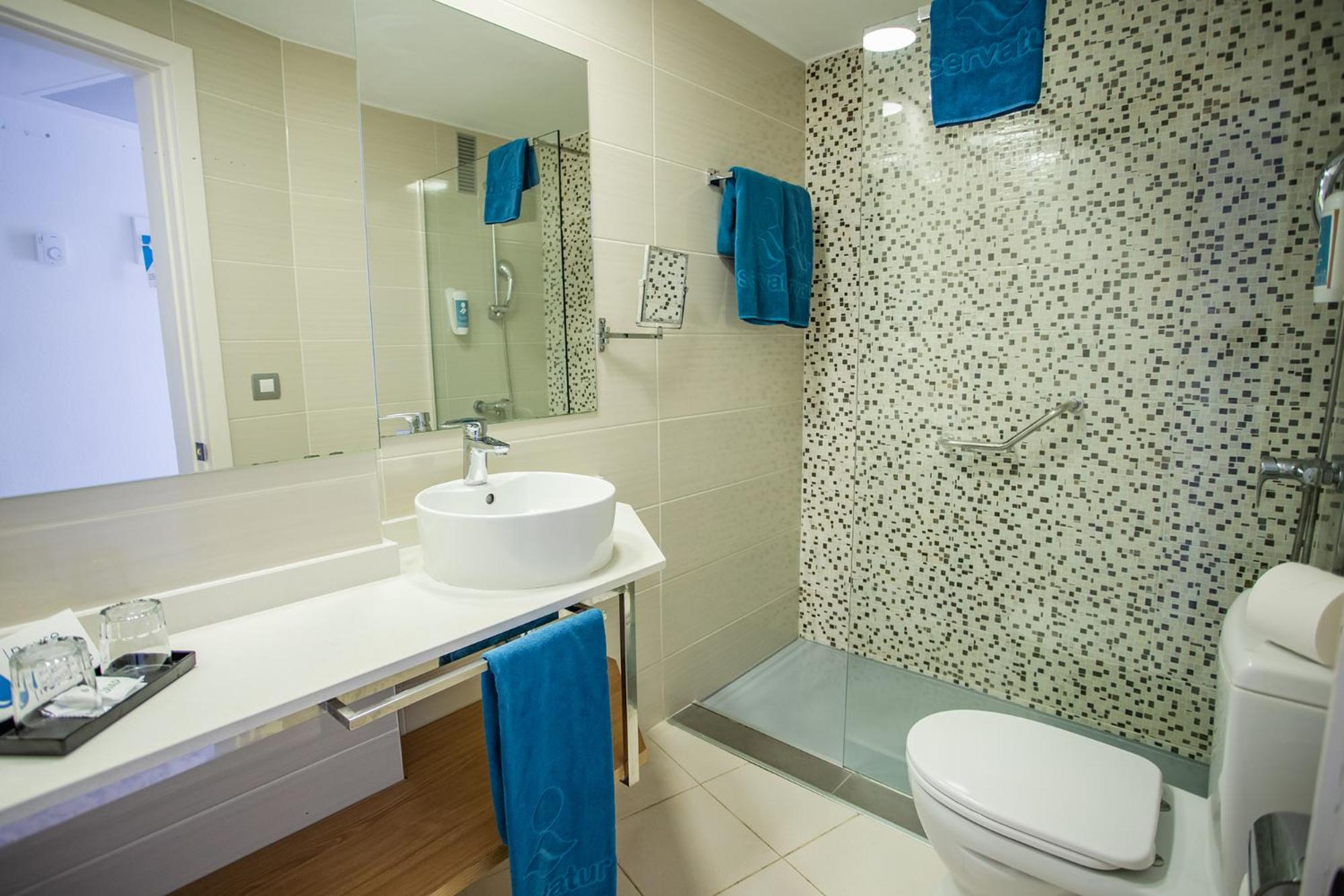 Family Suite (3 Adults)