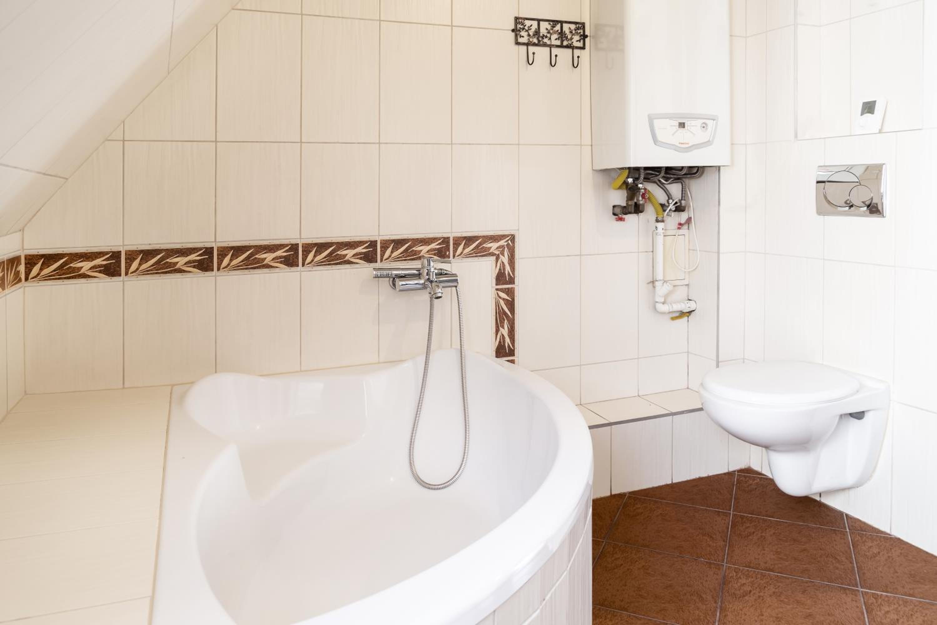 Two-Bedroom Apartment - Photo 9