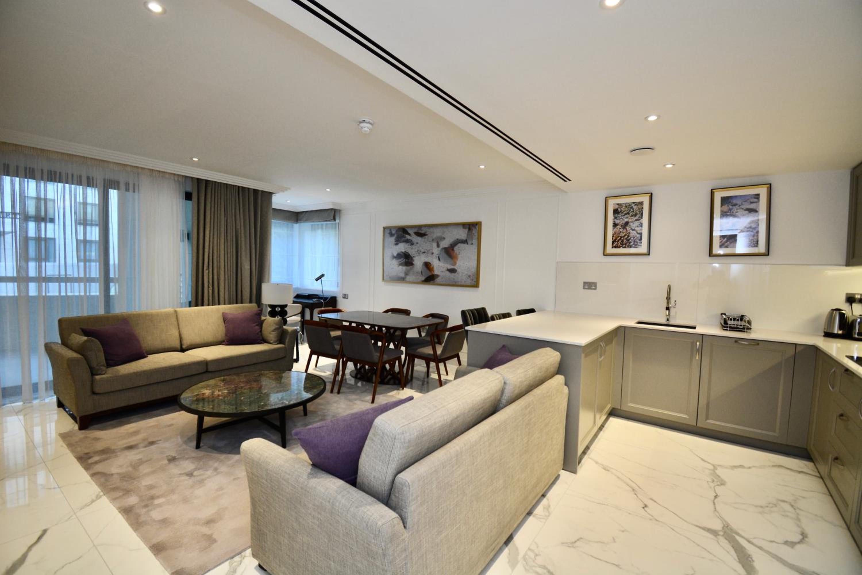Three-Bedroom Deluxe Apartment photo 3