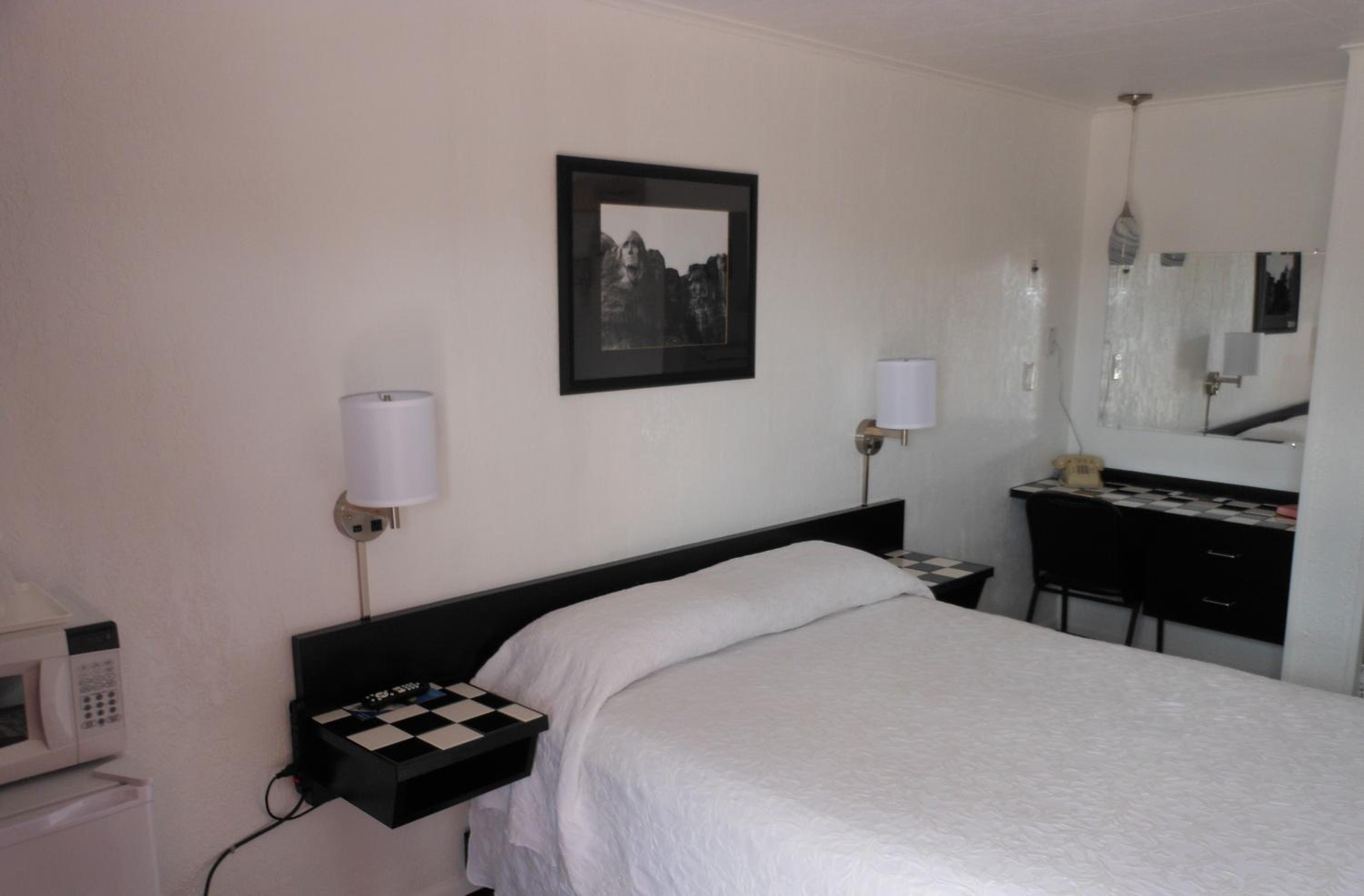 Standard Queen Room