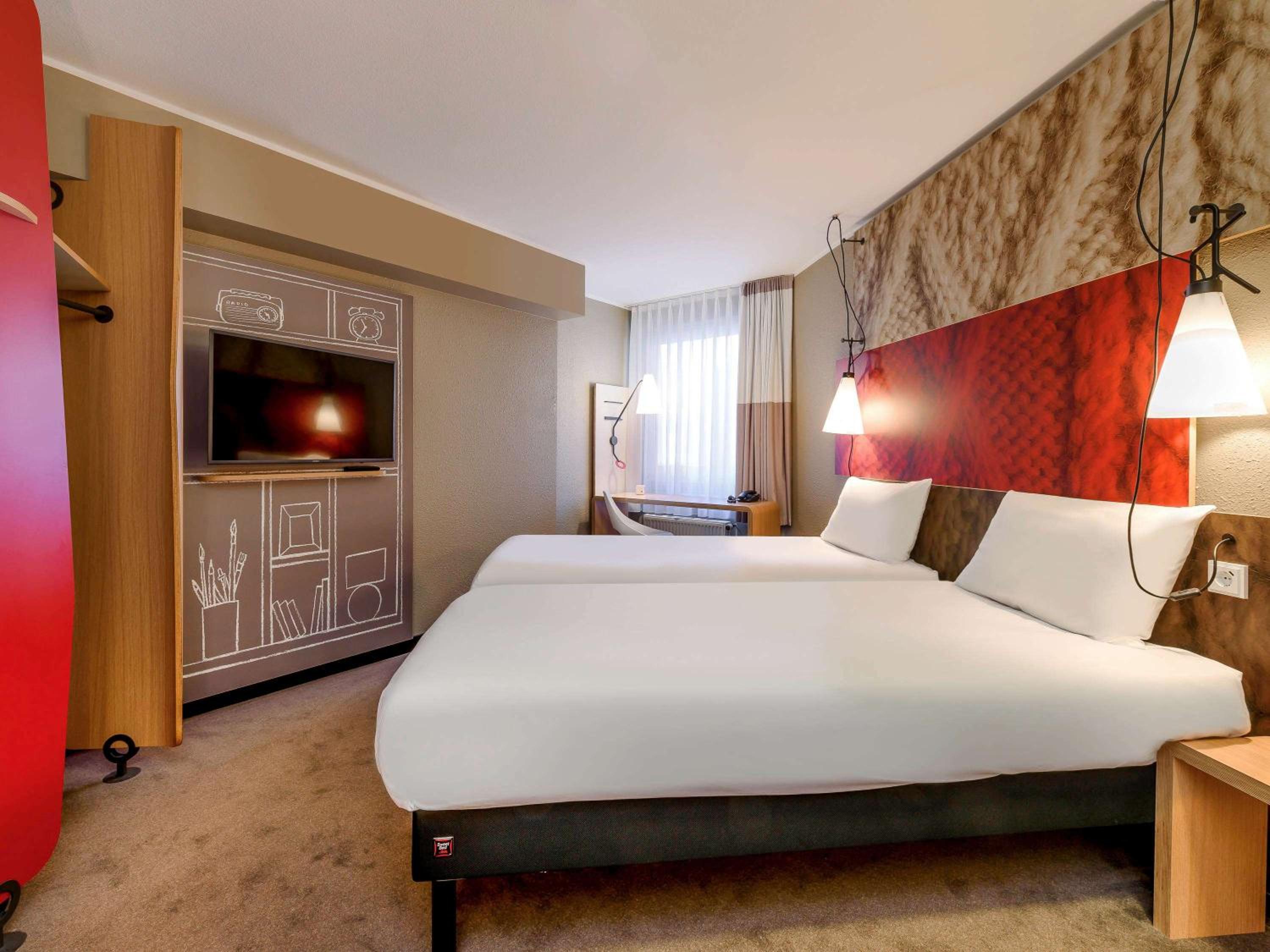 Standard Twin Room - Photo 9
