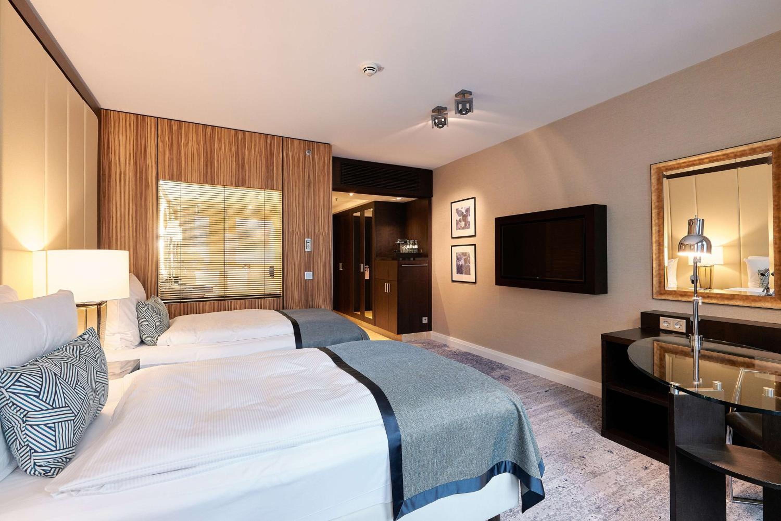 Standard Twin Room - Photo 1