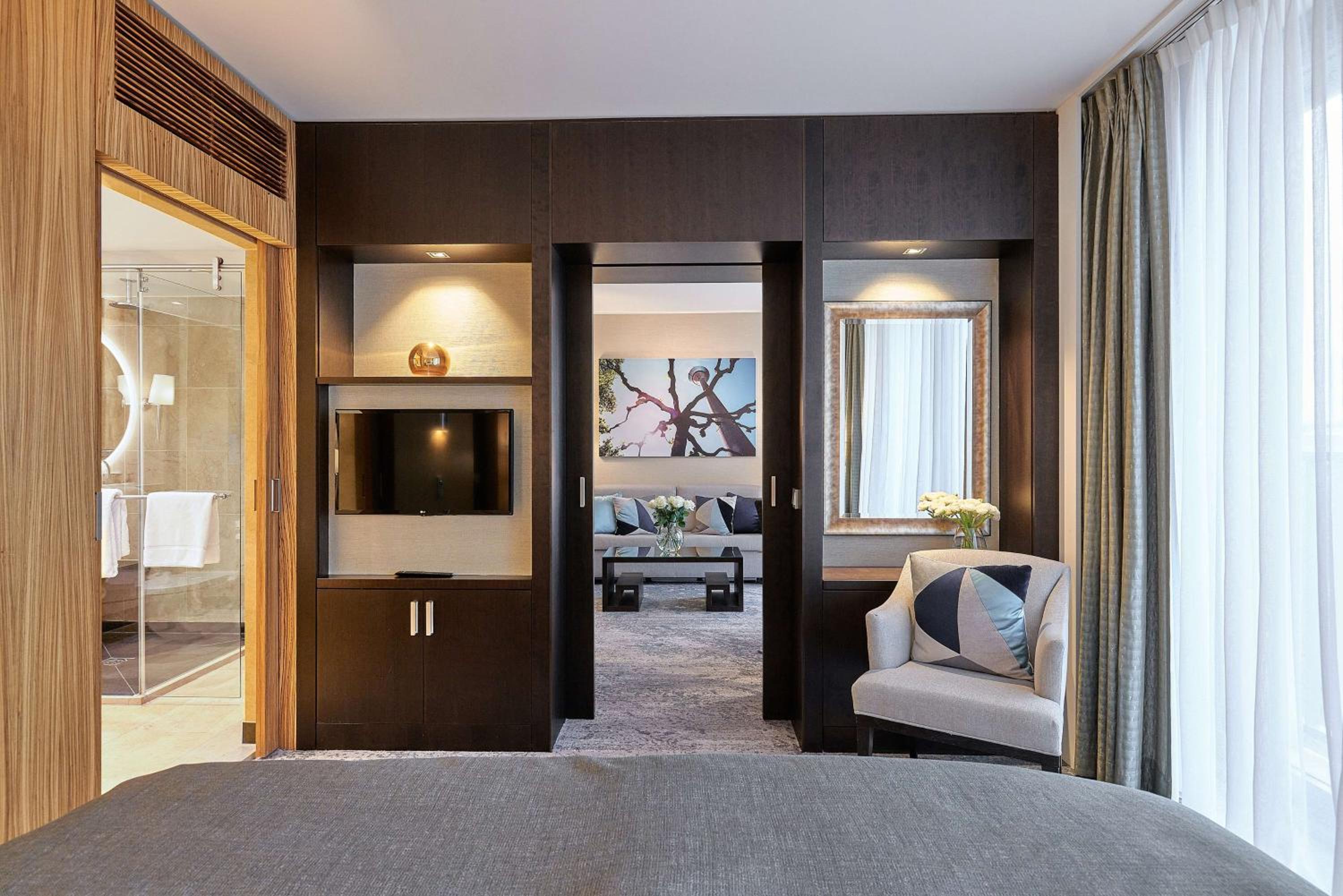 Suite - Photo 4