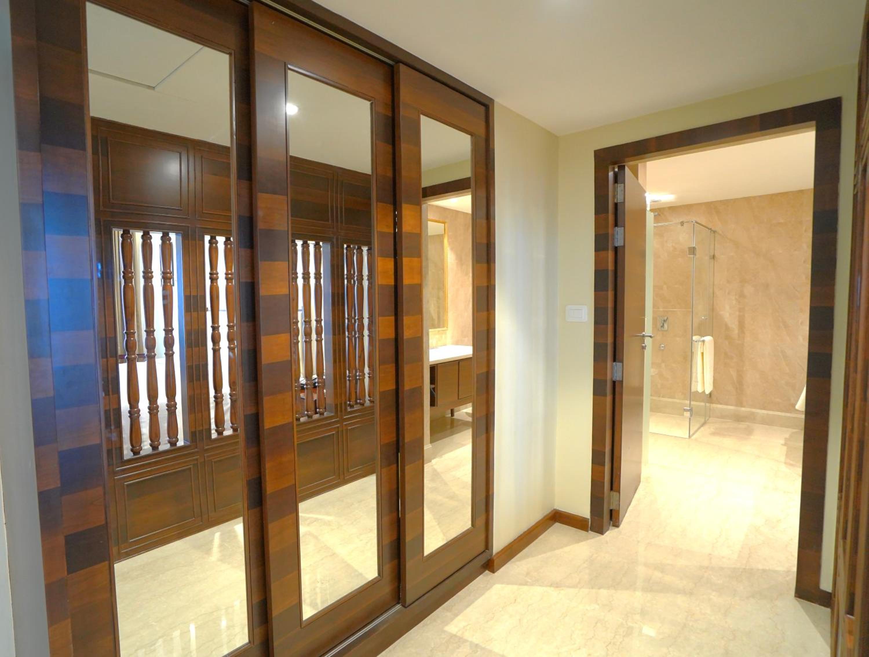 Deluxe King Room - Photo 4