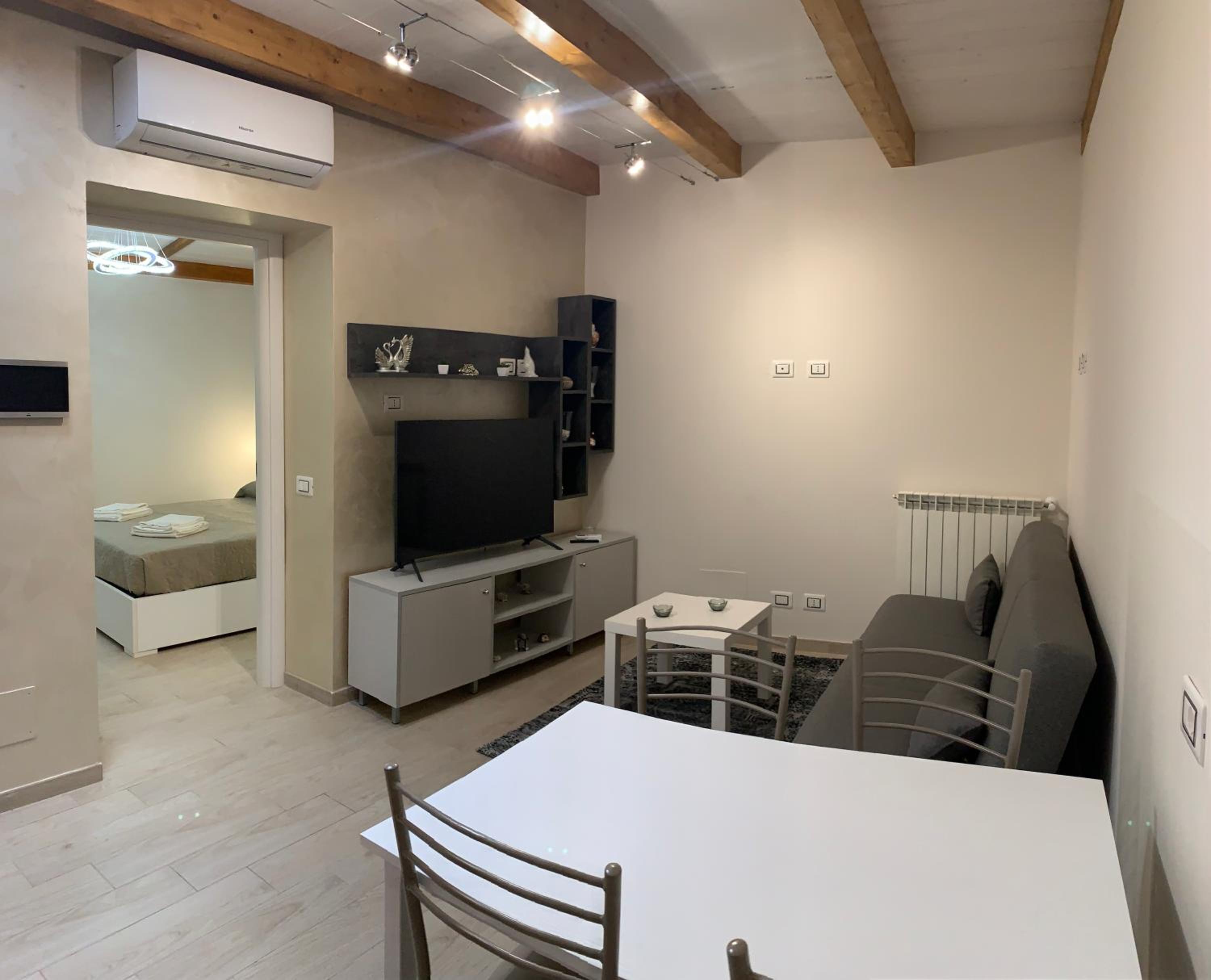 One-Bedroom Apartment photo 3