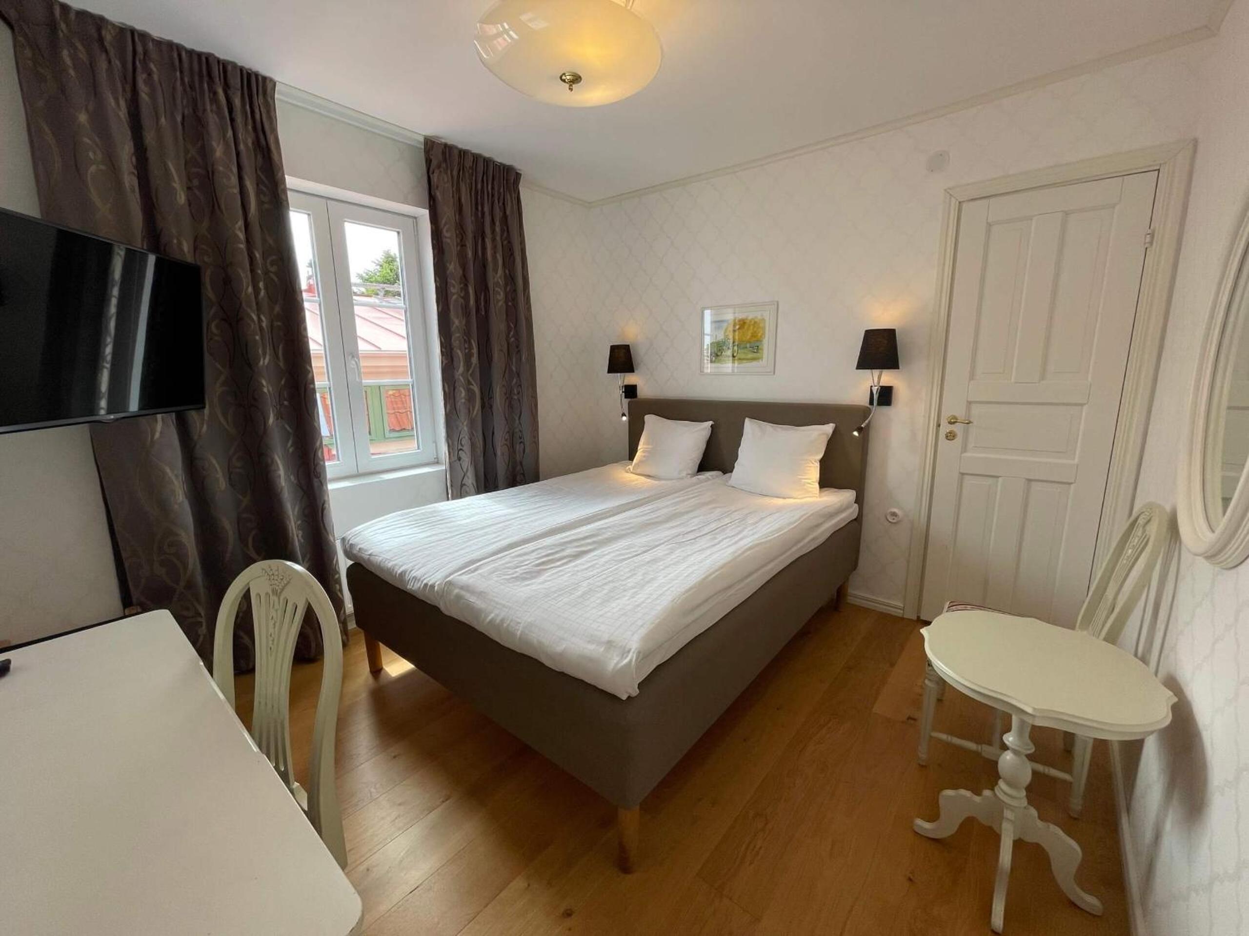 Small Double Room photo 1