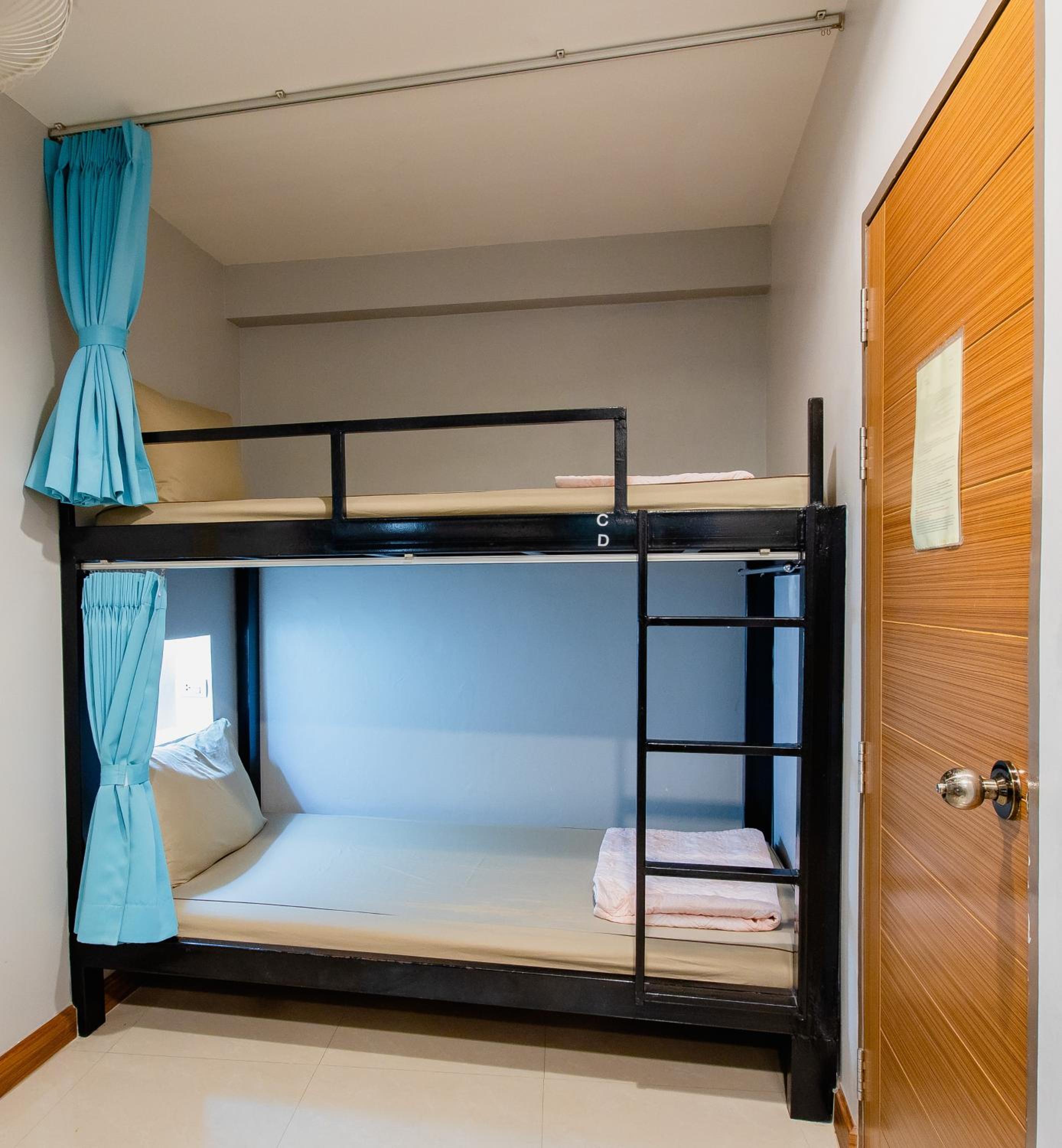 Bed in 4-Bed Mixed Dormitory Room photo 2