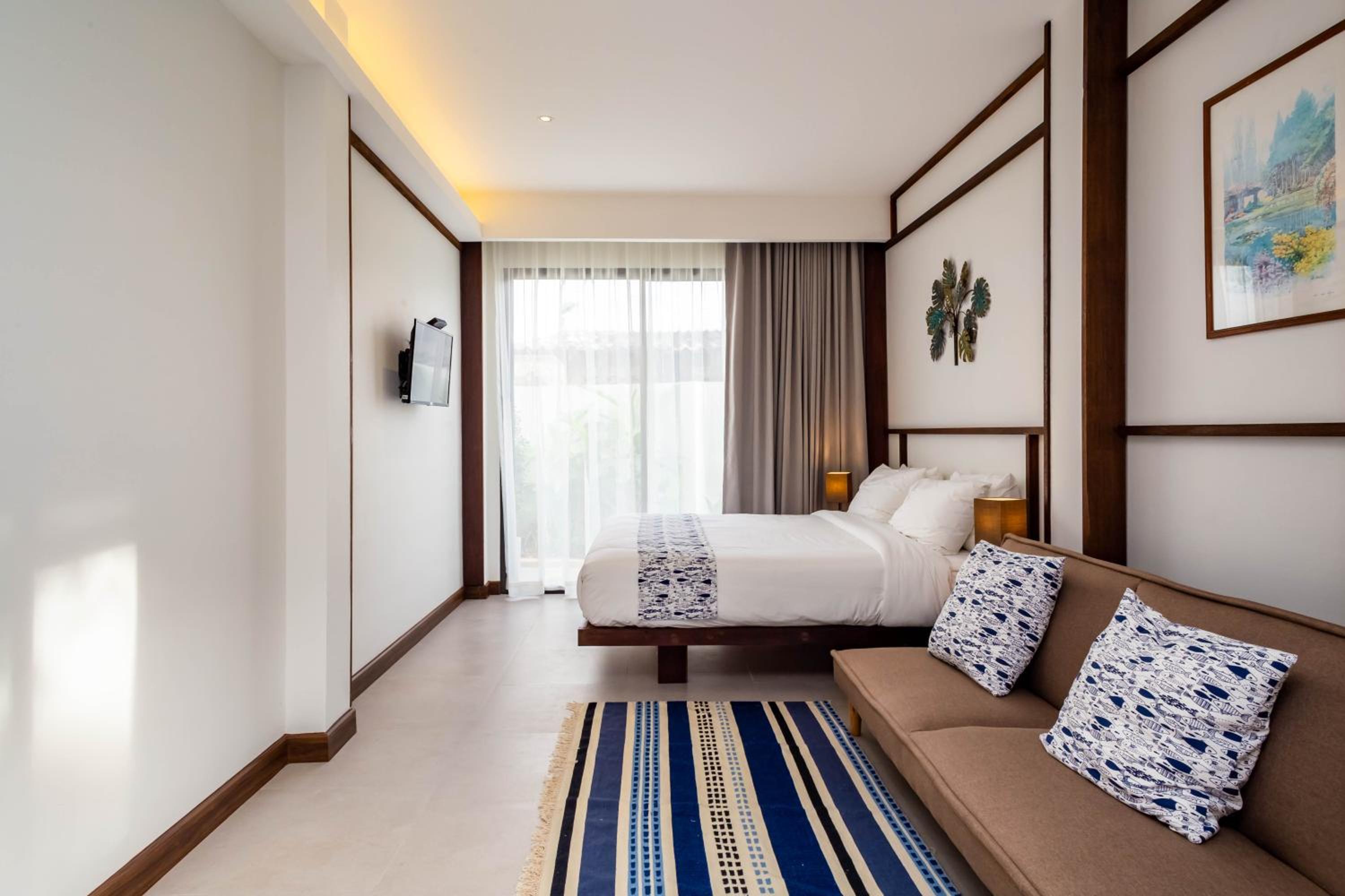 Deluxe King Room - Photo 5