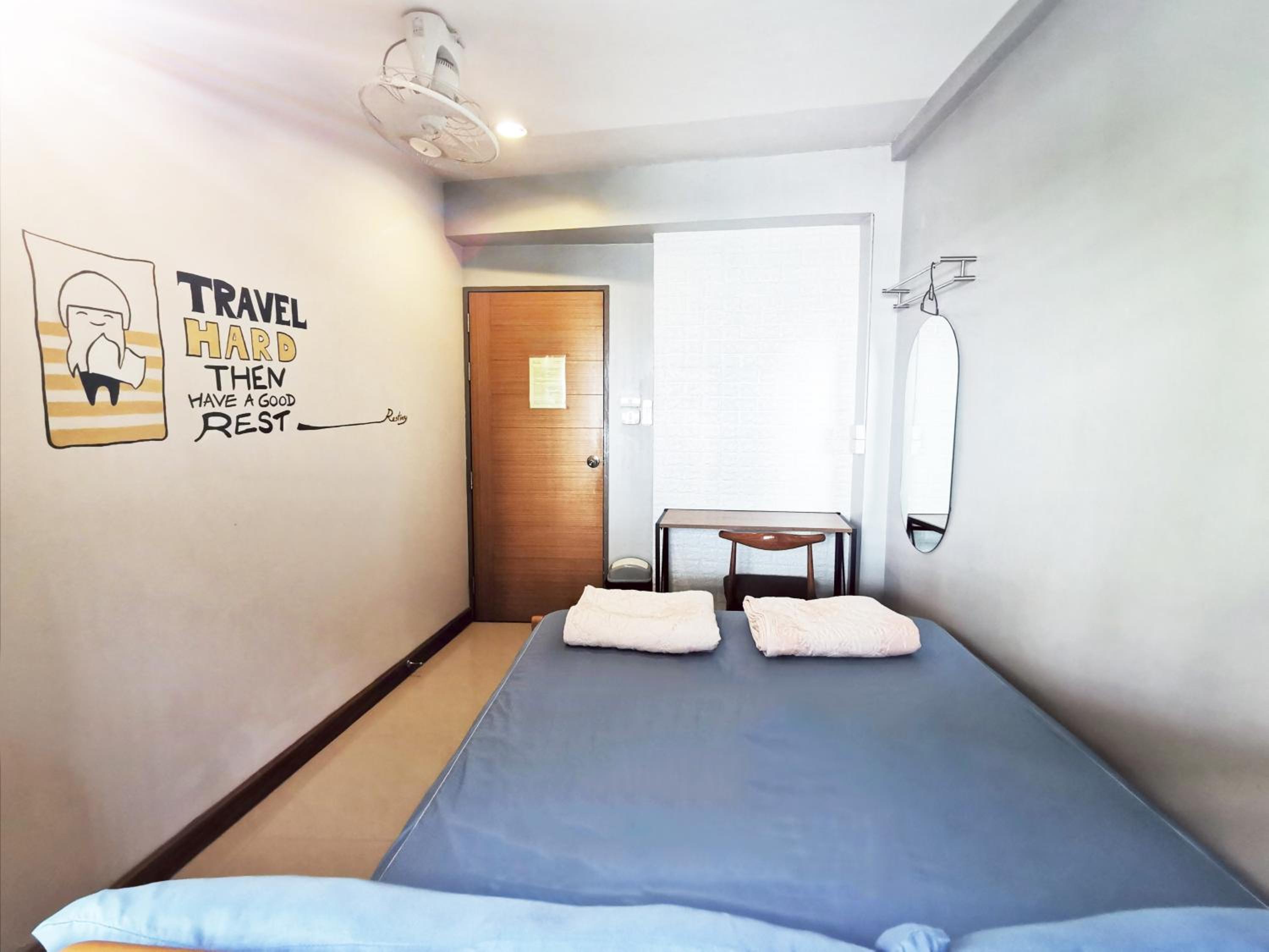 Standard Double Room with Shared Bathroom photo 3