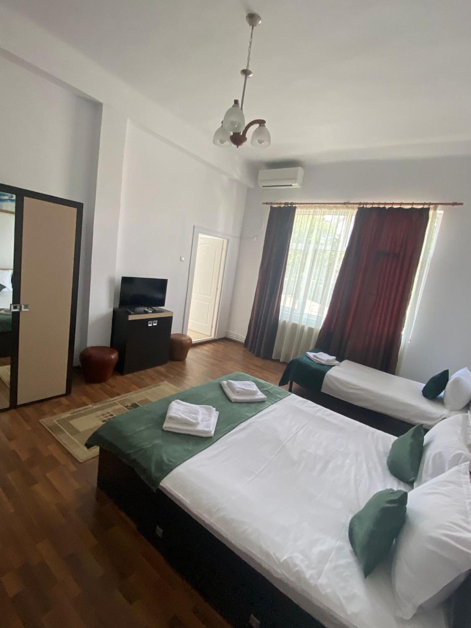 Triple Room - Photo 1