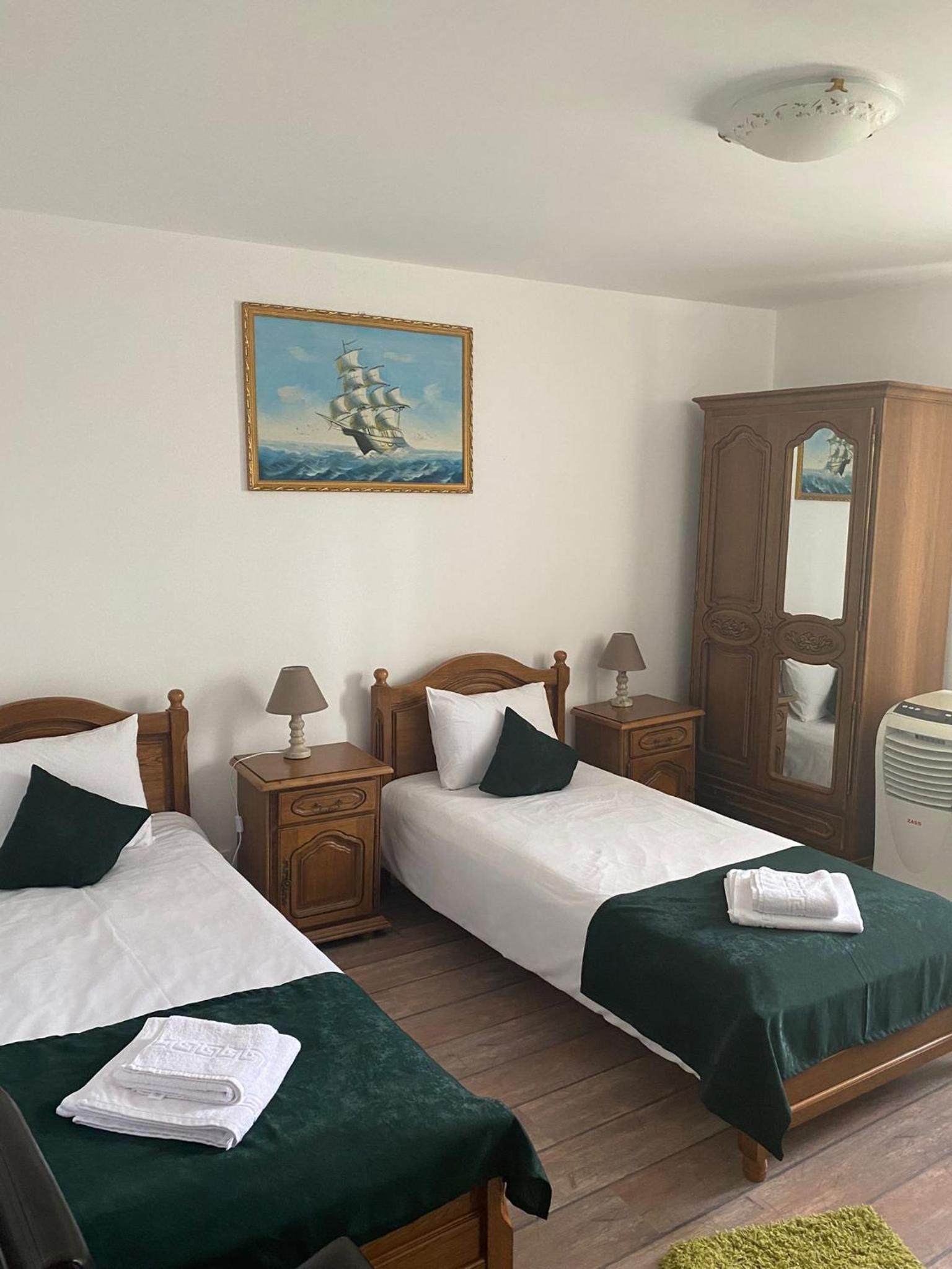 Standard Double Room - Photo 1