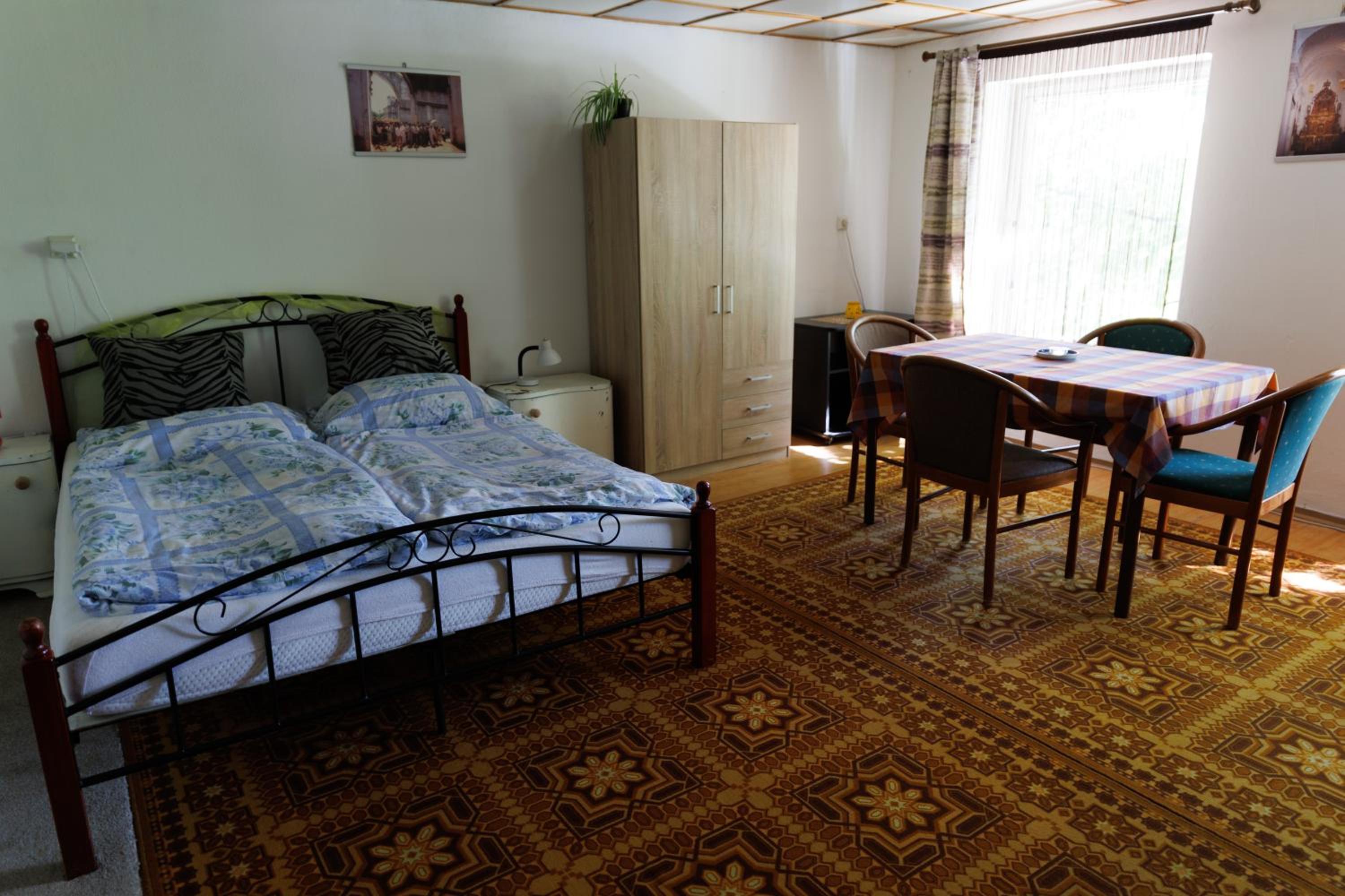 Economy Quadruple Room photo 2