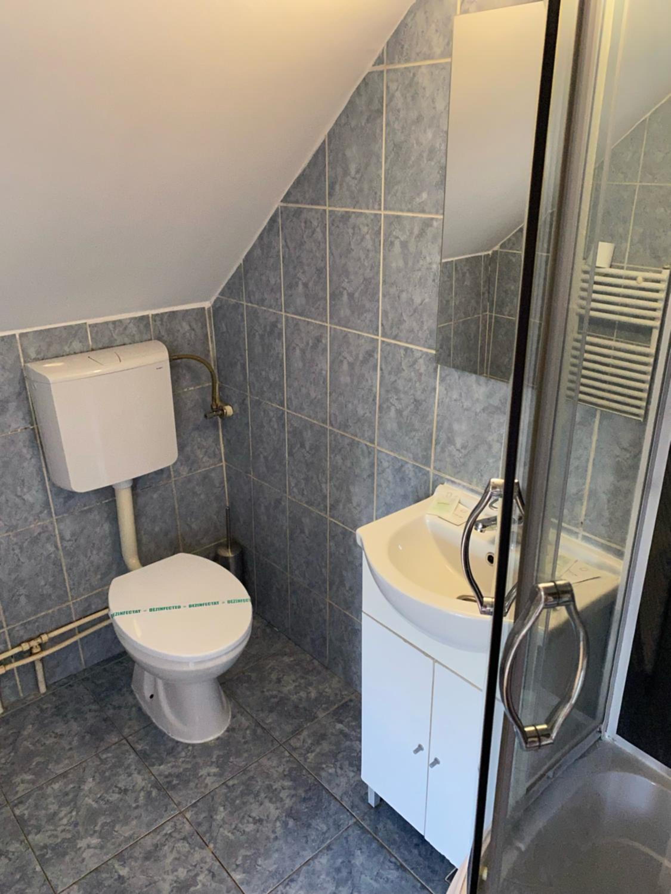 Standard Double Room - Photo 6