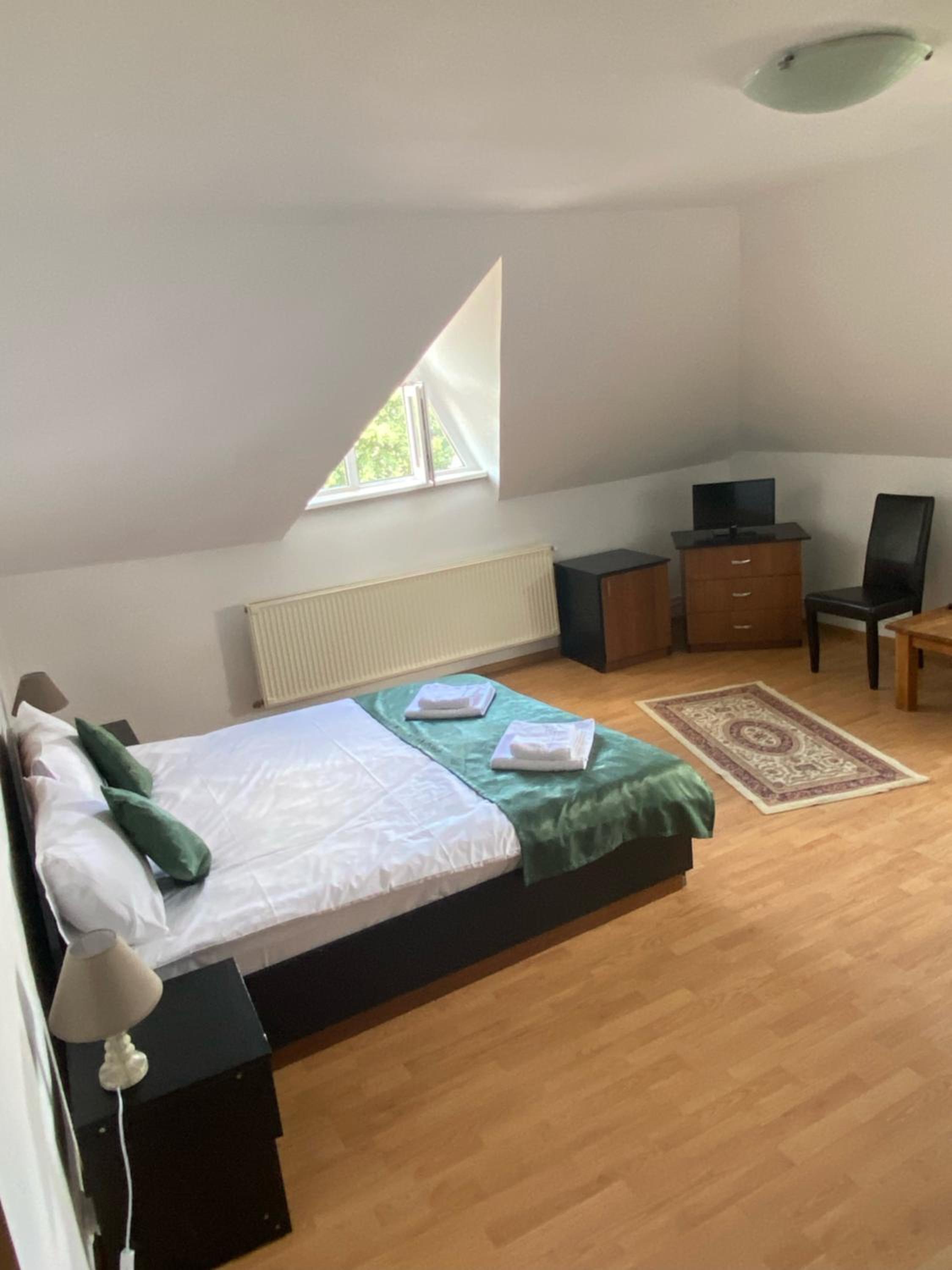 Standard Double Room - Photo 5
