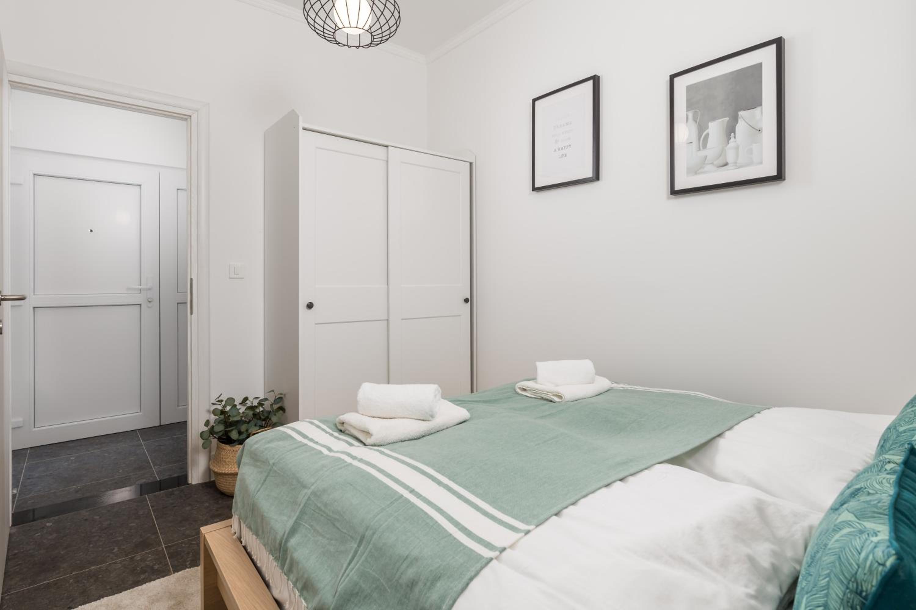 Two-Bedroom Apartment - Photo 20