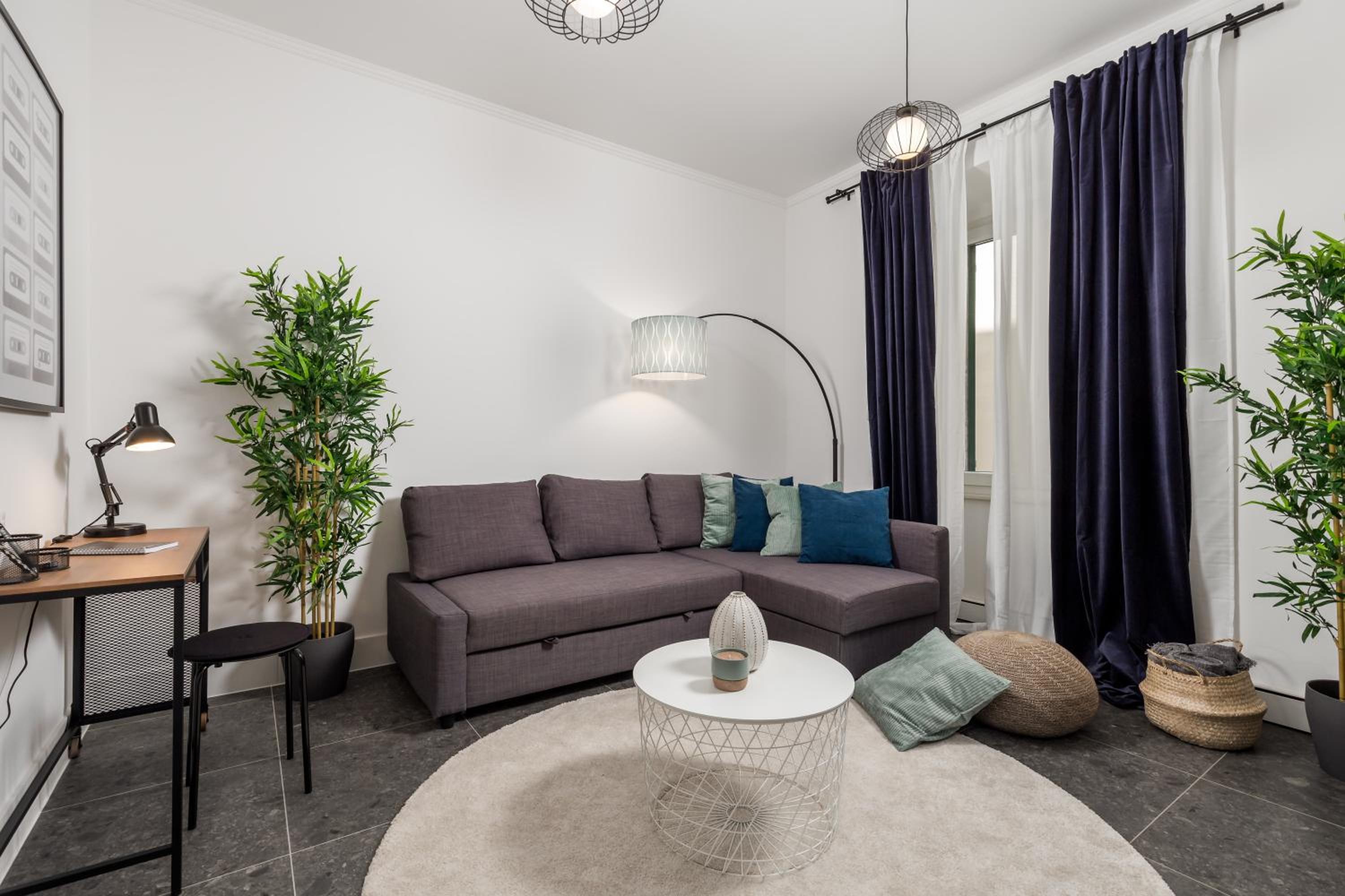Two-Bedroom Apartment - Photo 3