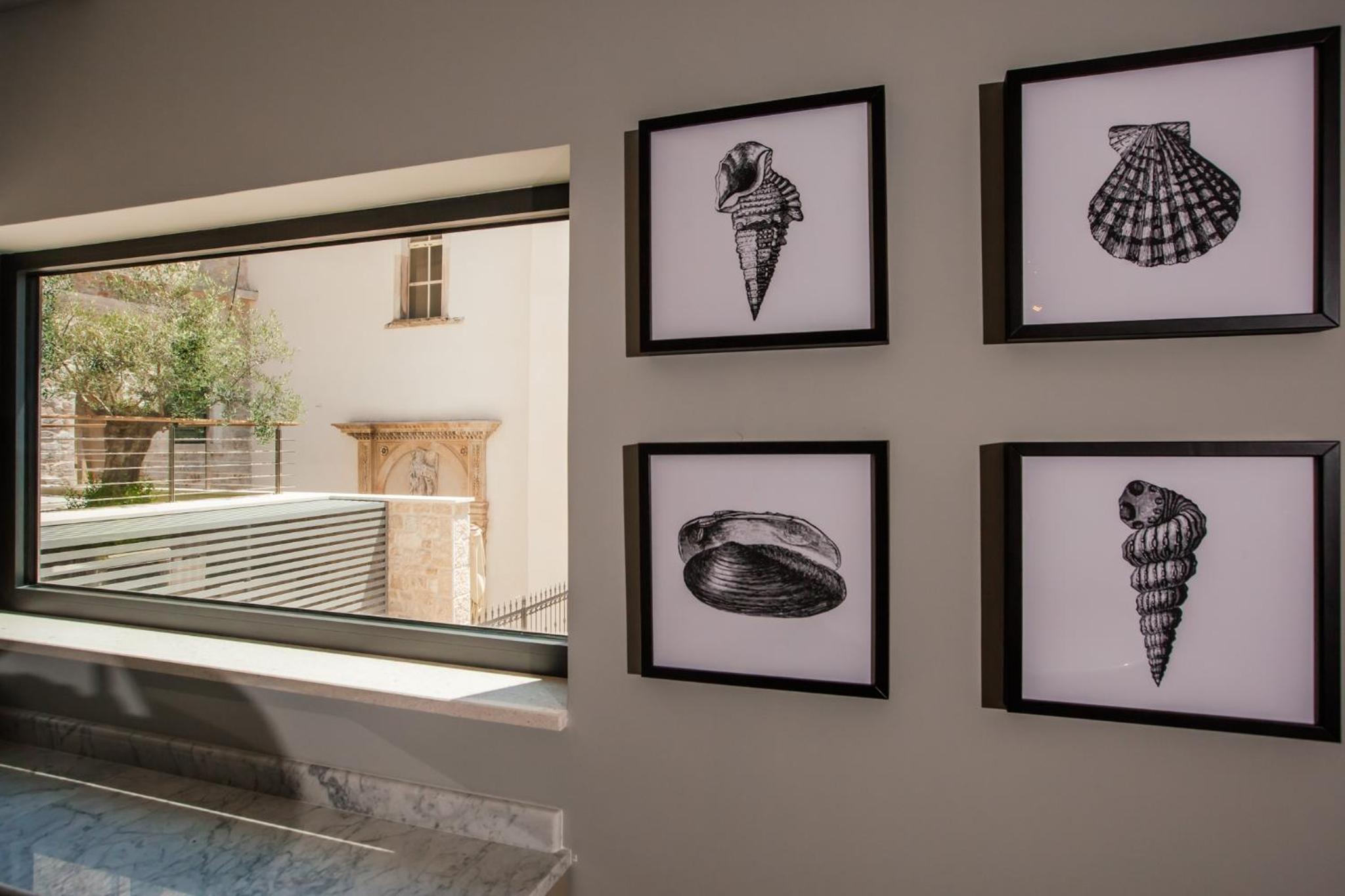 Comfort Two-Bedroom Apartment with Balcony - Photo 10