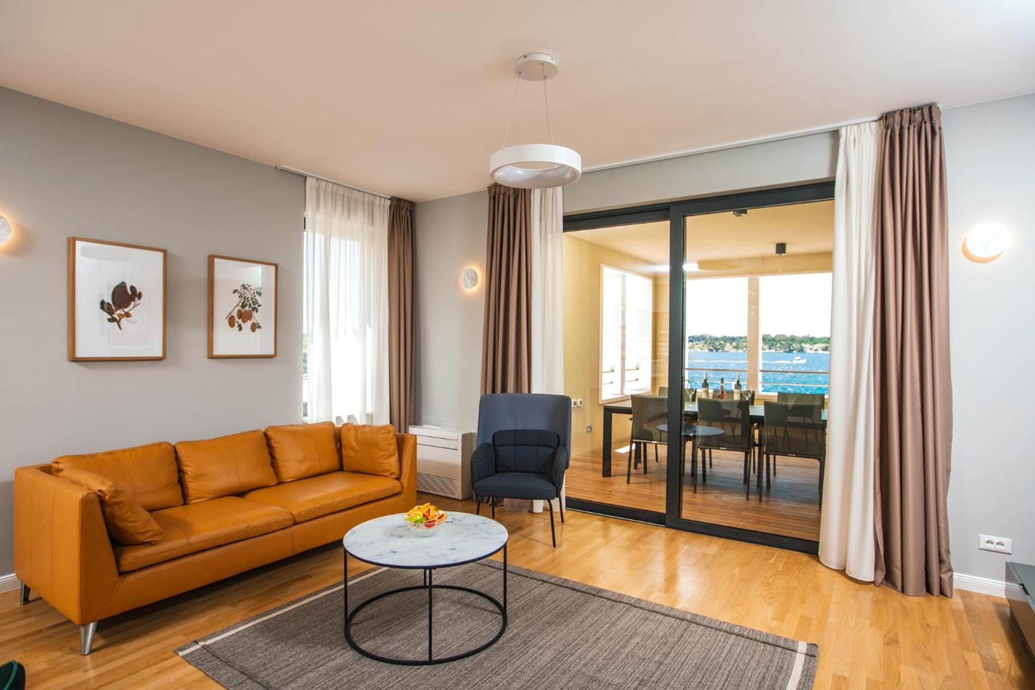 Comfort Two-Bedroom Apartment with Balcony - Photo 12