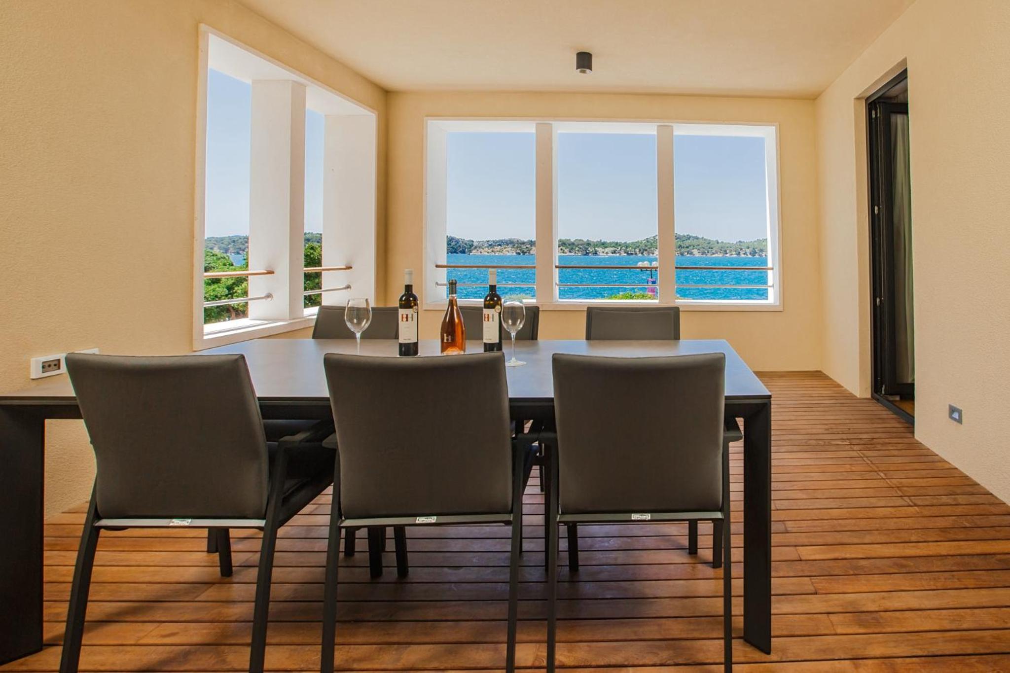 Comfort Two-Bedroom Apartment with Balcony - Photo 13